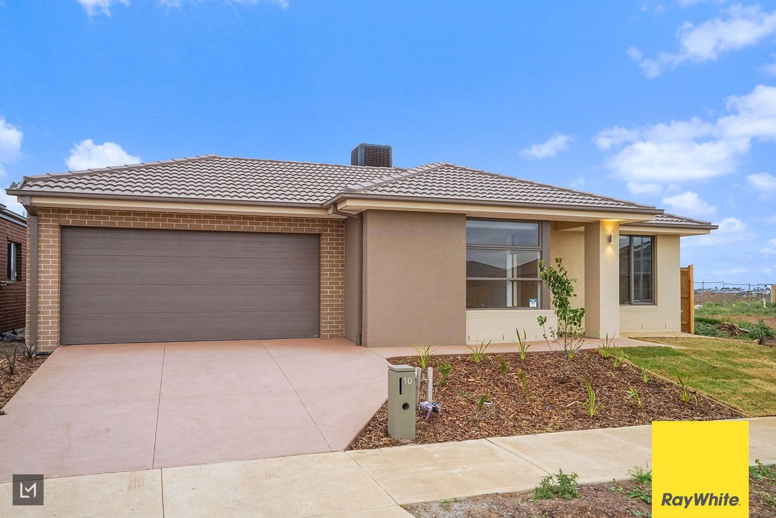 10 Babcock Street, Tarneit VIC 3029, Tarneit - Thumbnail 2