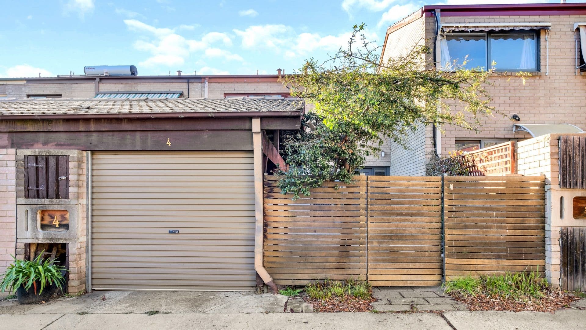 4 McMinn Close, Phillip ACT 2606, Phillip - Image 1