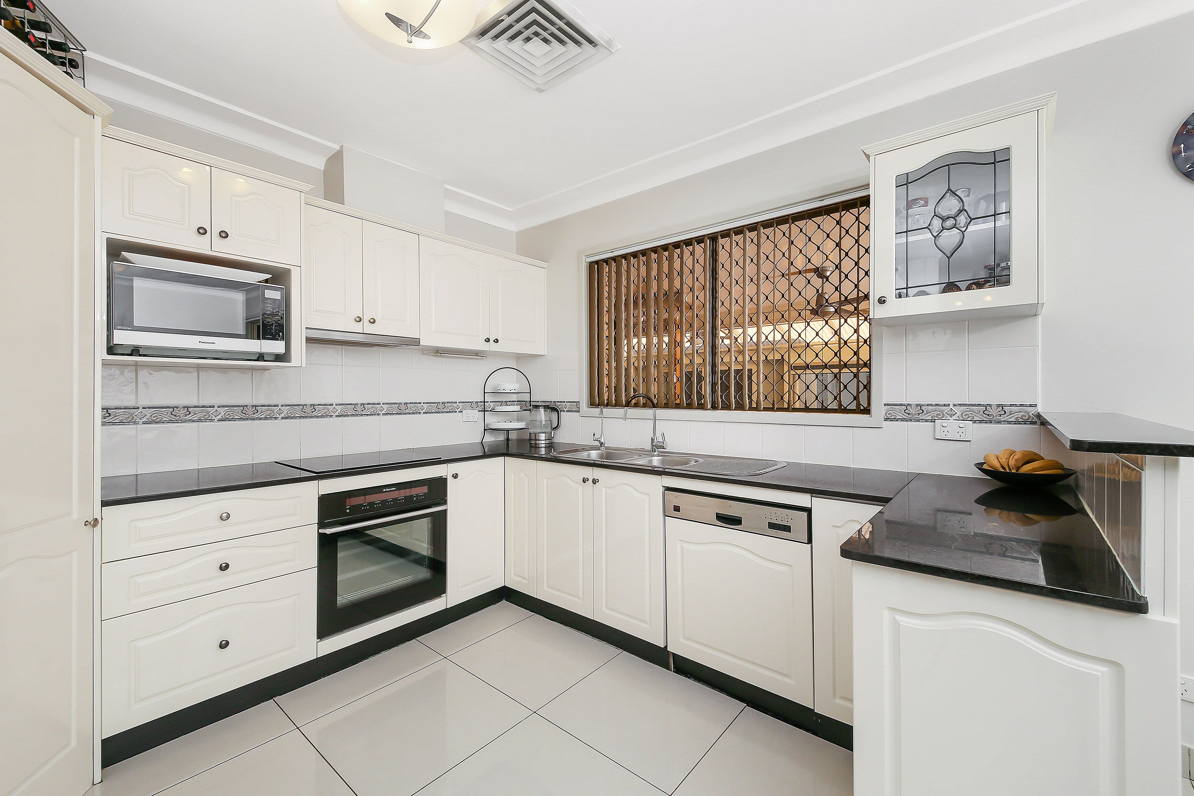 2 Lentara Court, Georges Hall - Thumbnail 3