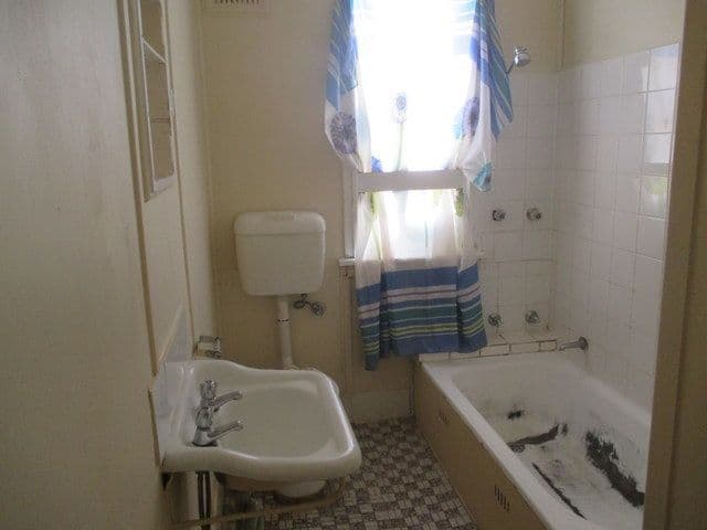 10 Greene Avenue, Coonamble - Thumbnail 8