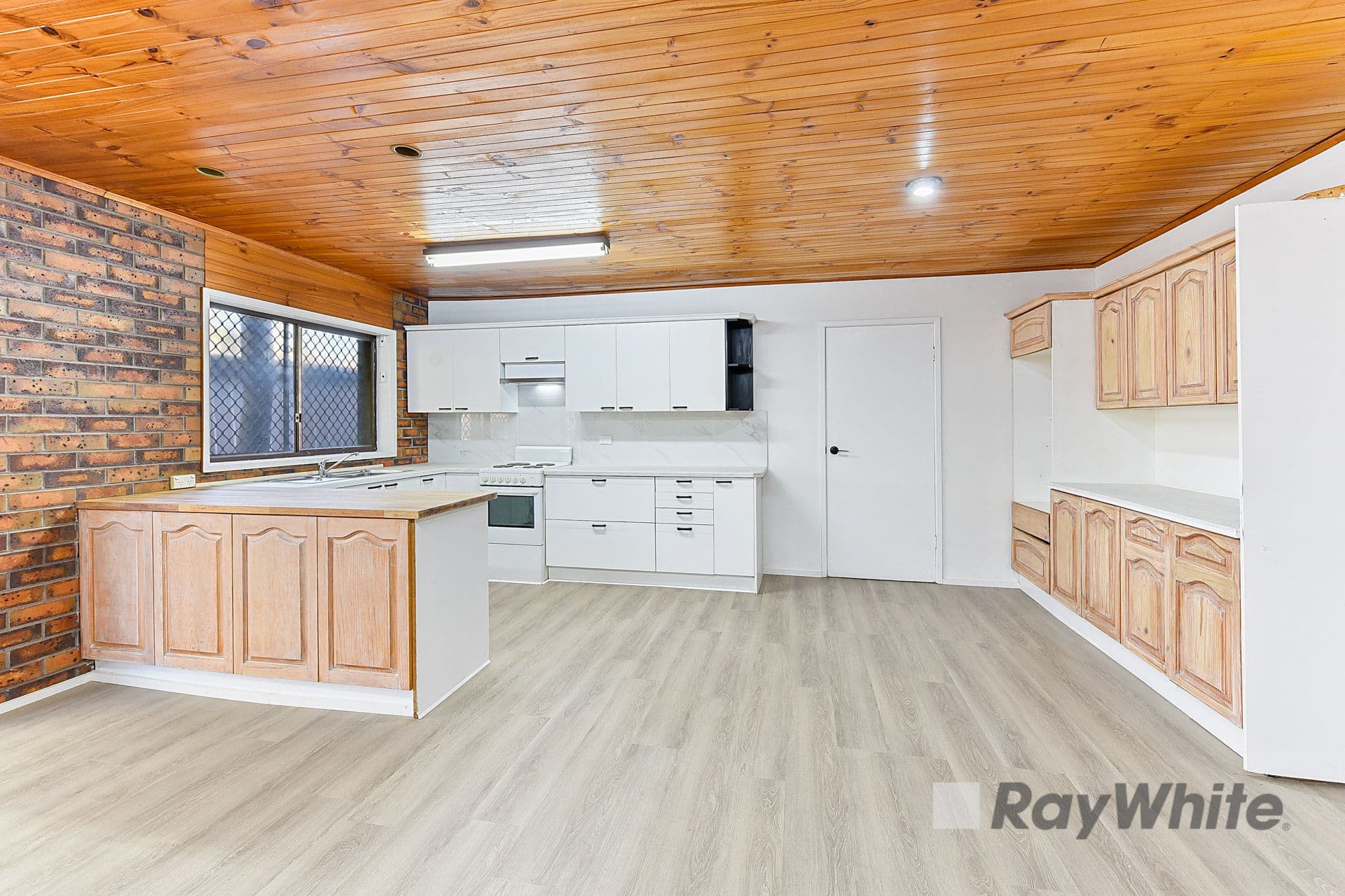 4 Queen Street, Dandenong VIC 3175, Dandenong - Thumbnail 5