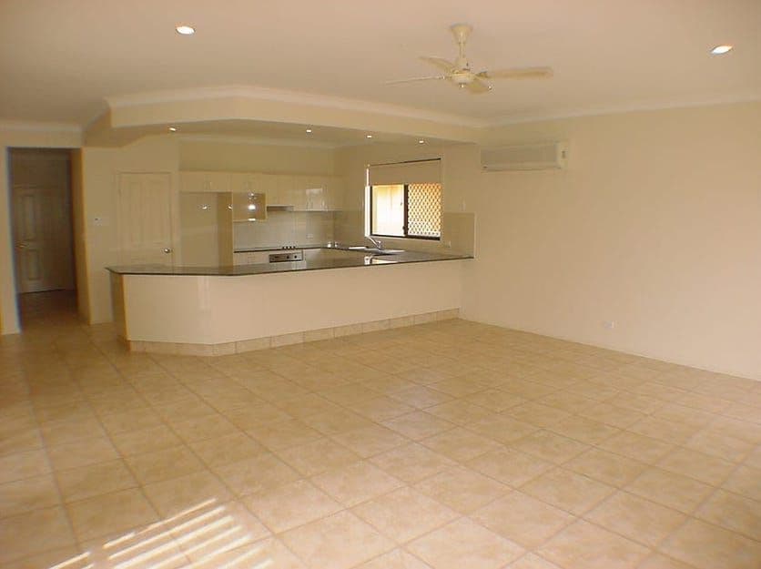 34 Nottinghill Gate Drive, Arundel QLD 4214, Arundel - Thumbnail 5