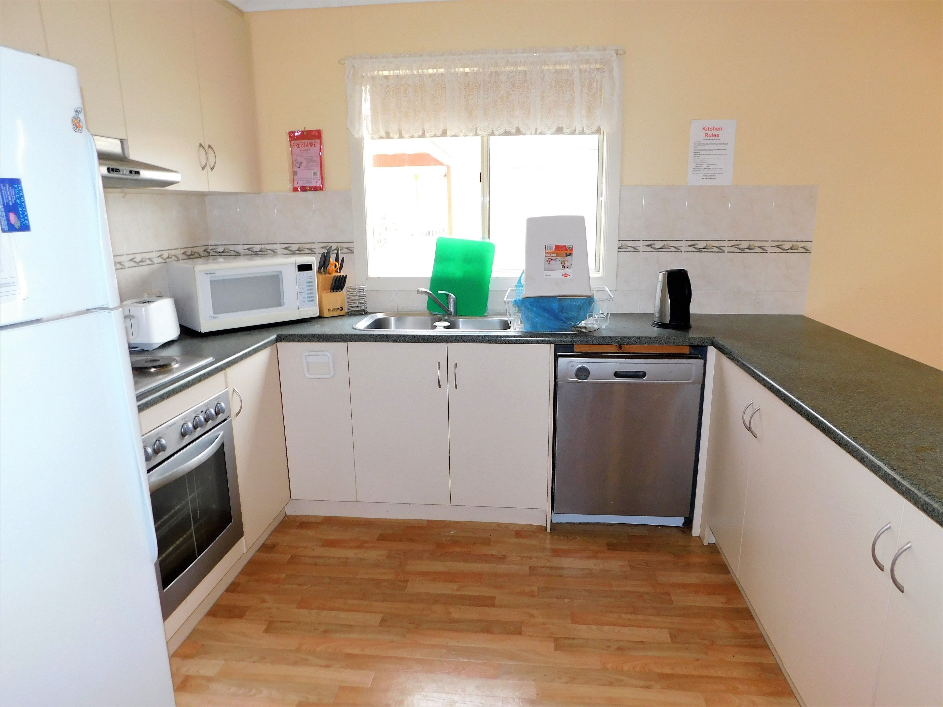 28 Densley Avenue, Bordertown SA 5268, Bordertown - Thumbnail 2