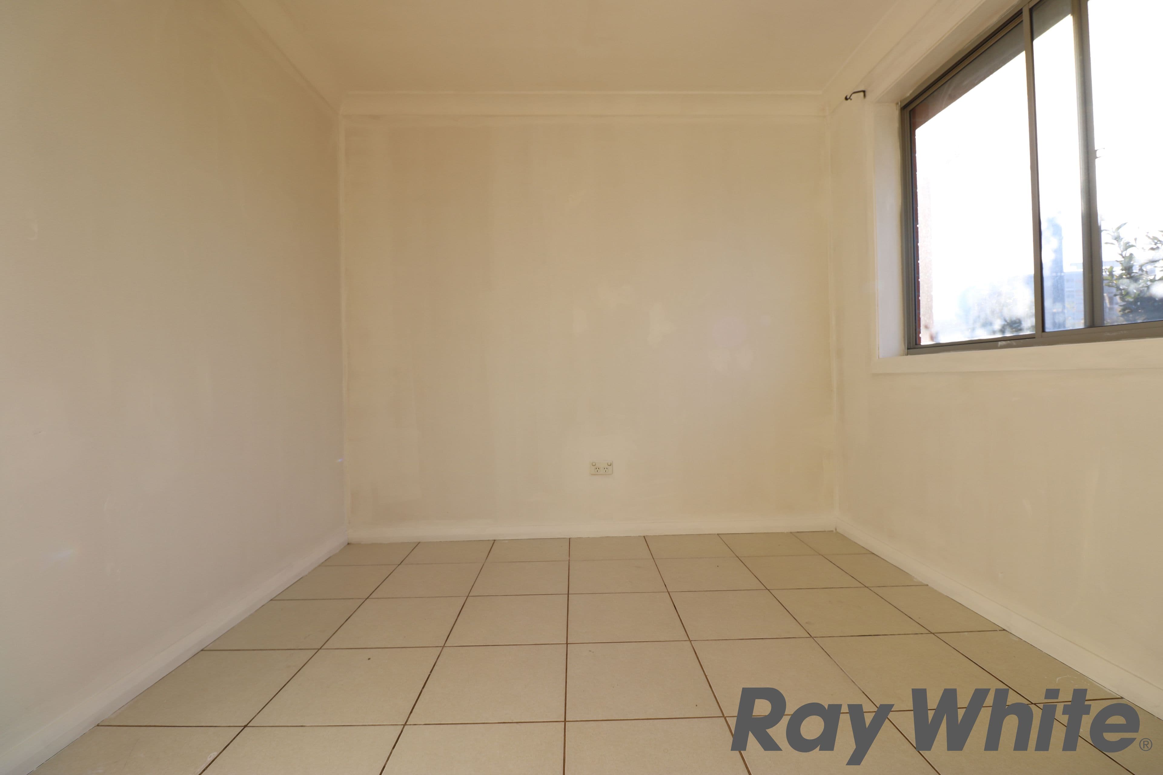 10 Mcgowen Crescent, Liverpool NSW 2170, Liverpool - Thumbnail 4