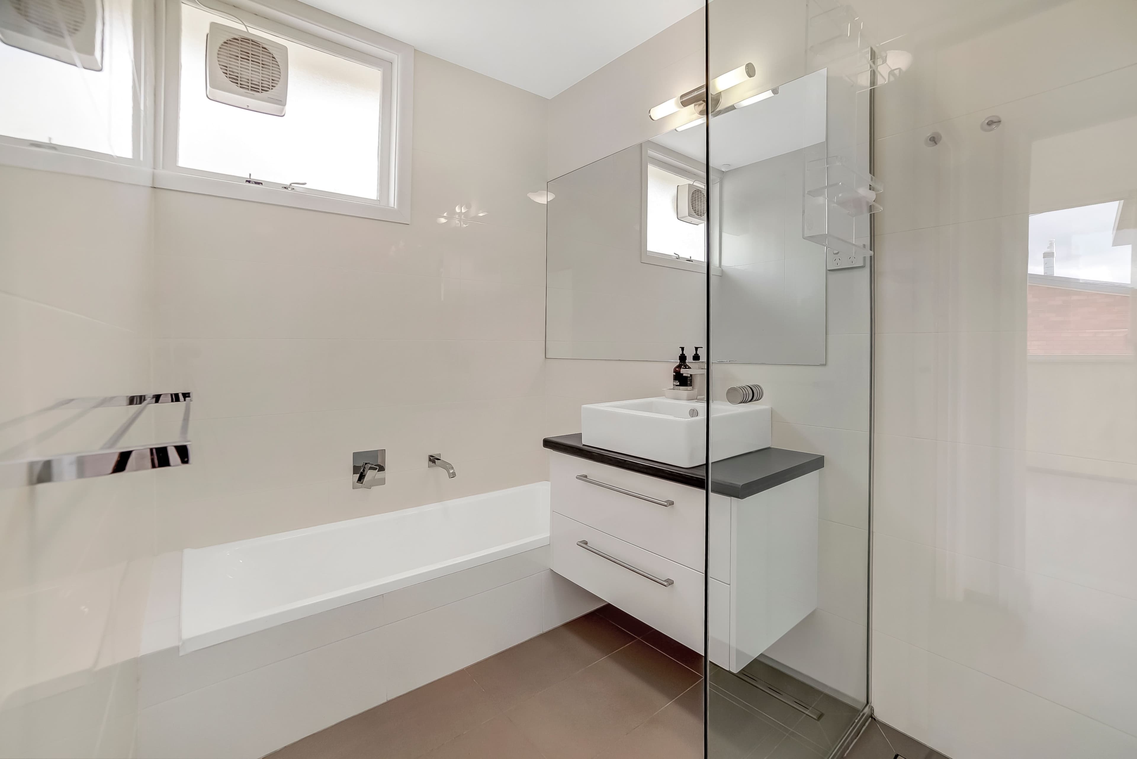 52 Kellatie Road, Rosny TAS 7018, Rosny - Thumbnail 3