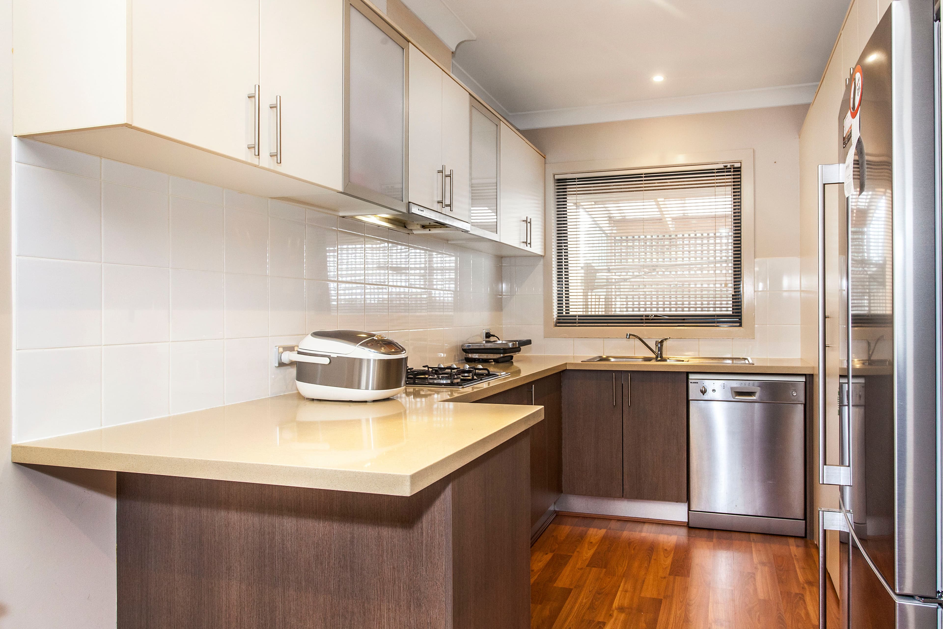 28 Convent Lane, Mitcham VIC 3132, Mitcham - Thumbnail 2