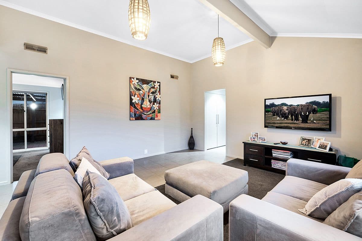 2 Tad Court, Cranbourne North VIC 3977, Cranbourne North - Thumbnail 2