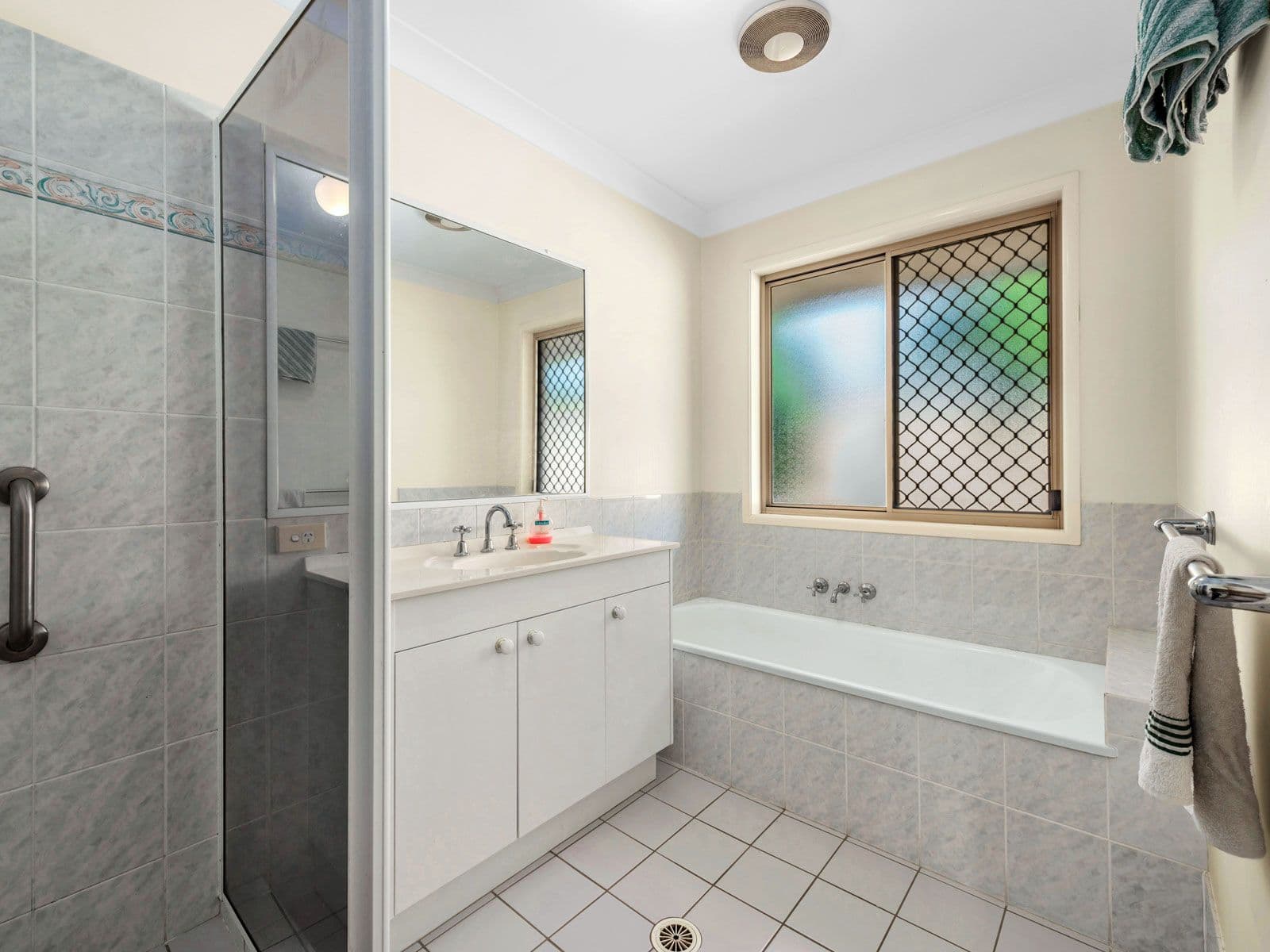 43 Oakmont Avenue, Oxley QLD 4075, Oxley - Thumbnail 7