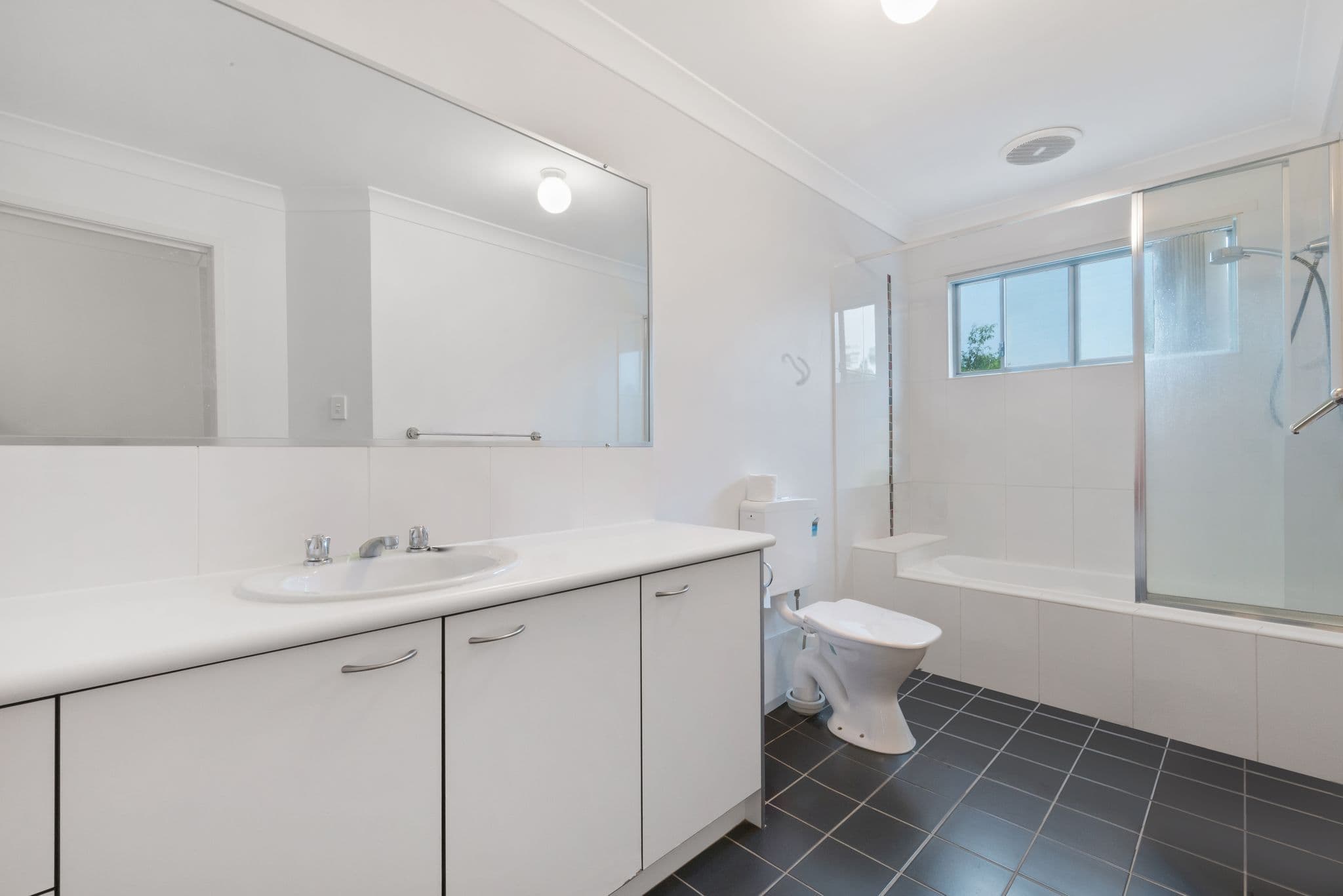 19 Russell Street, Everton Park QLD 4053, Everton Park - Thumbnail 4