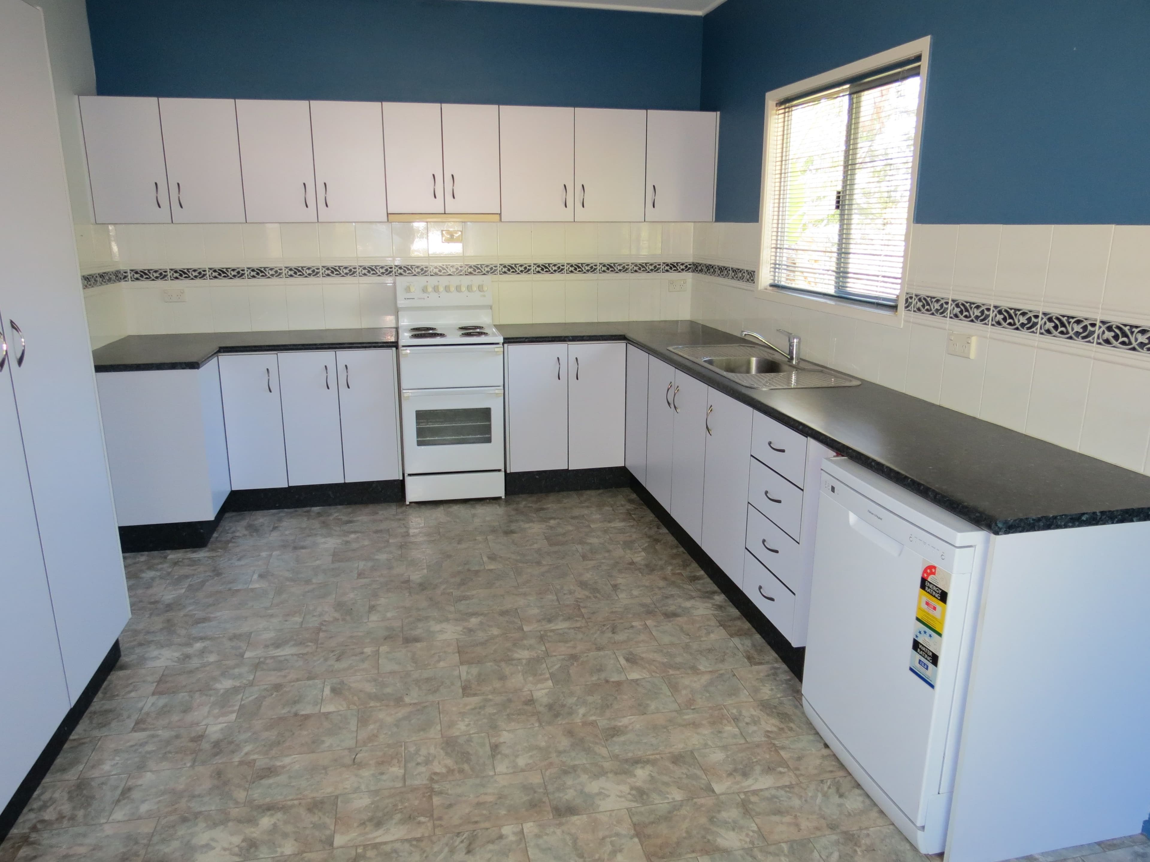 2 Brahman Place, Emerald QLD 4720, Emerald - Thumbnail 2