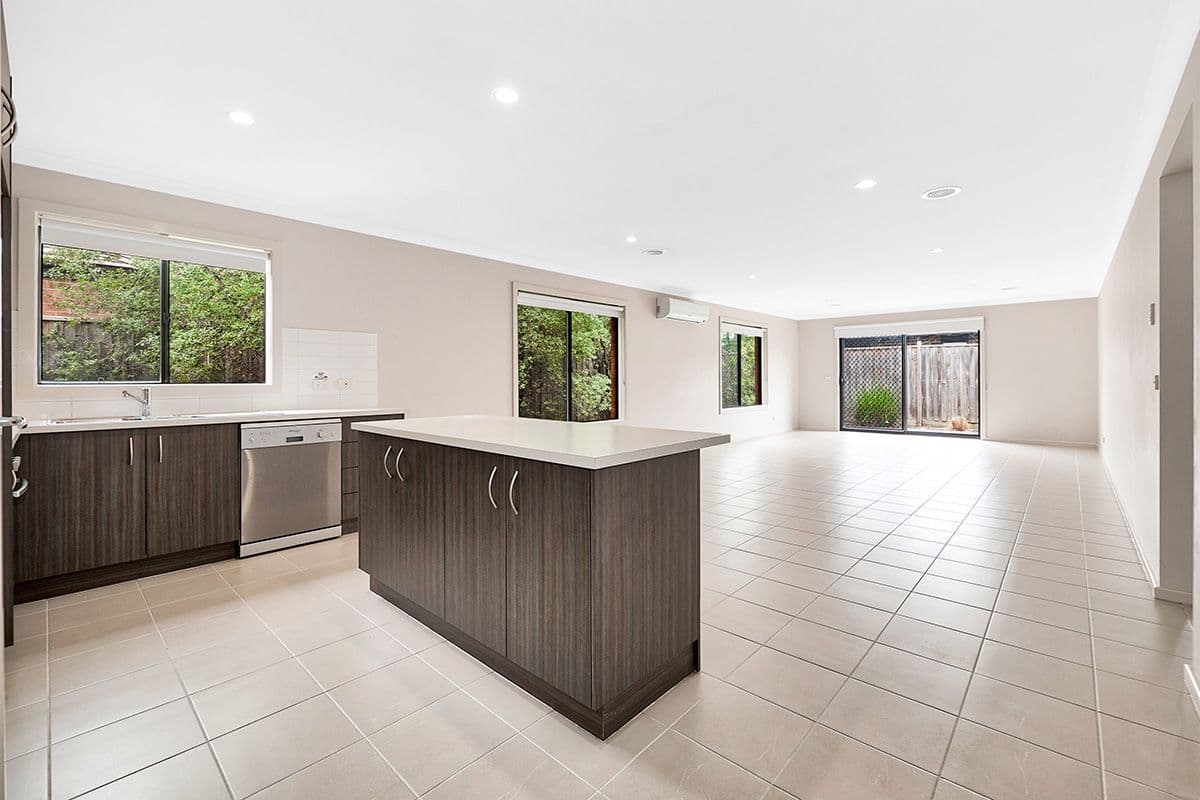 19 Markbeech Crescent, Officer VIC 3809, Officer - Thumbnail 7