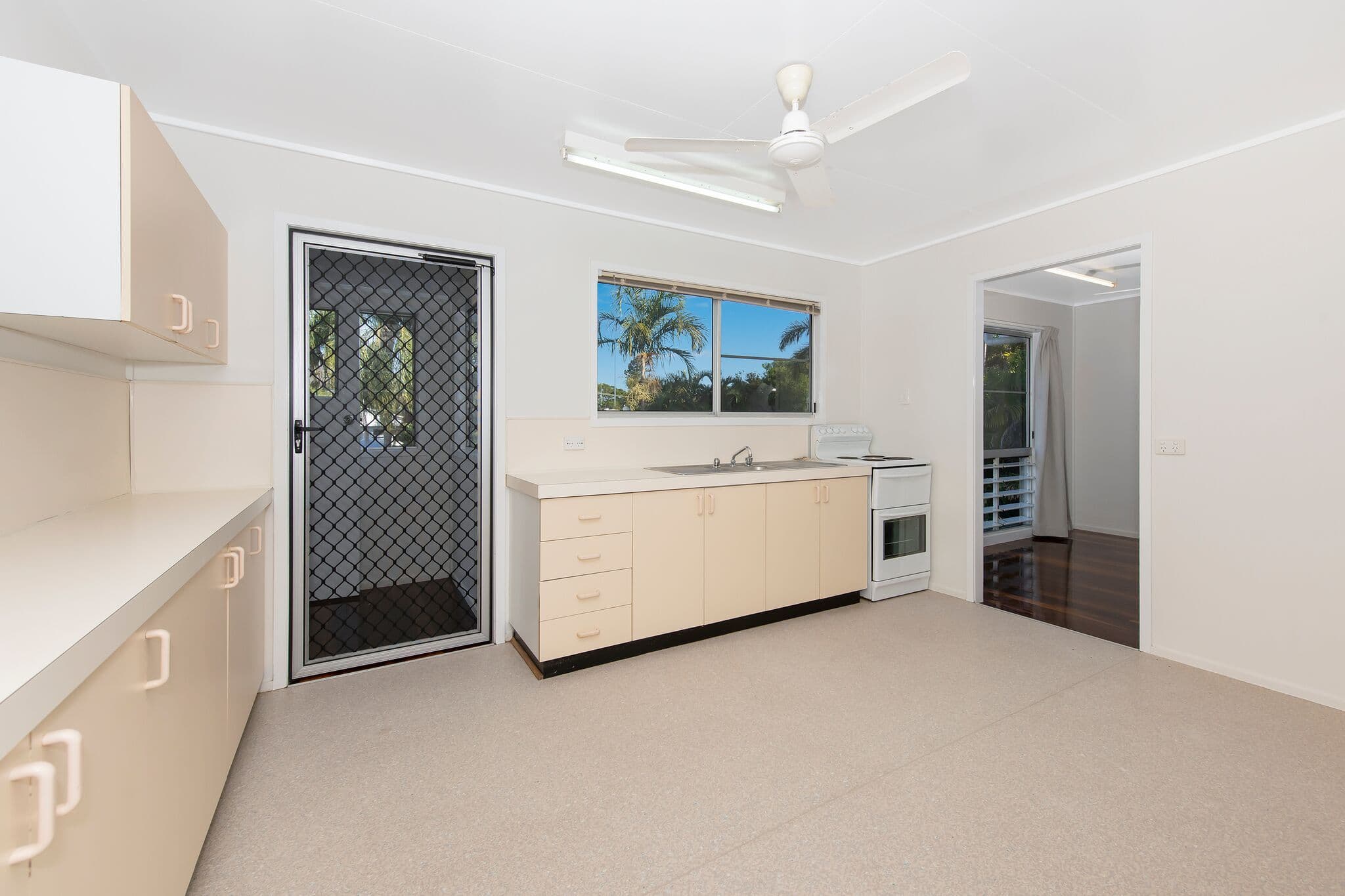 27 Hicks Street, Kirwan QLD 4817, Kirwan - Thumbnail 3