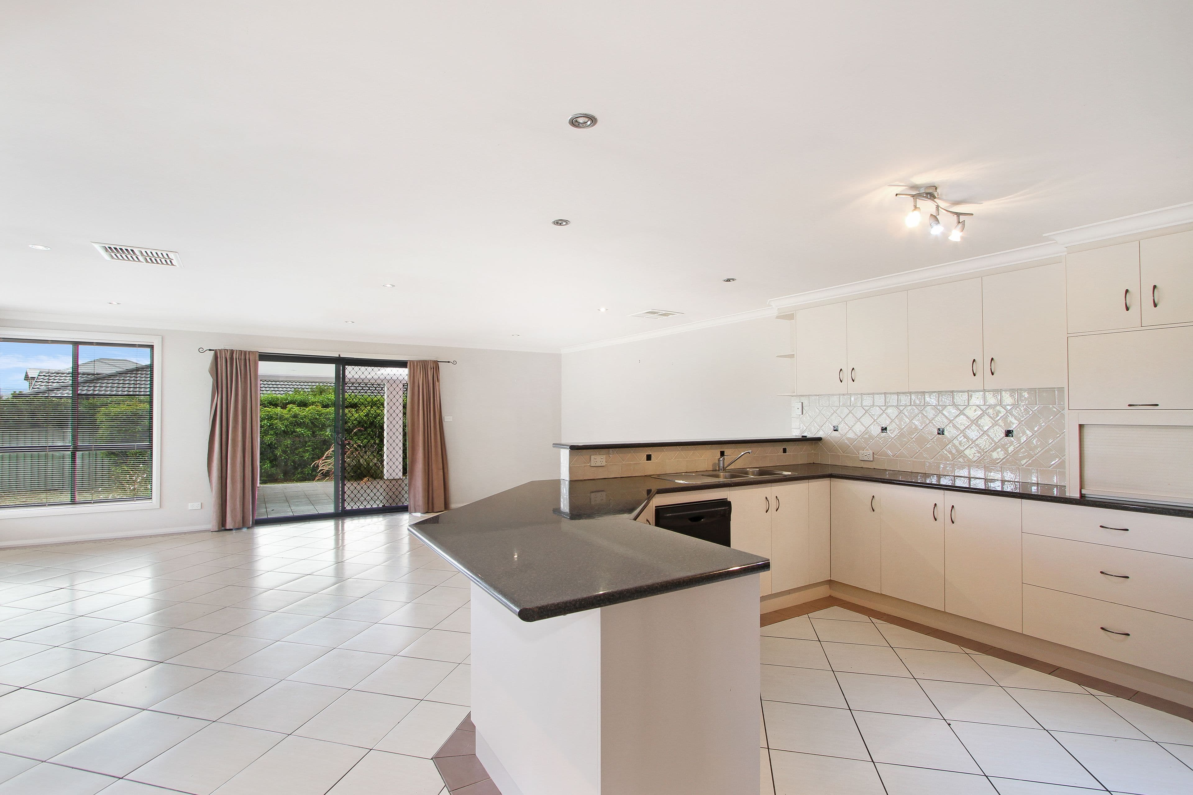 33 The Grange, Tamworth NSW 2340, Tamworth - Thumbnail 3