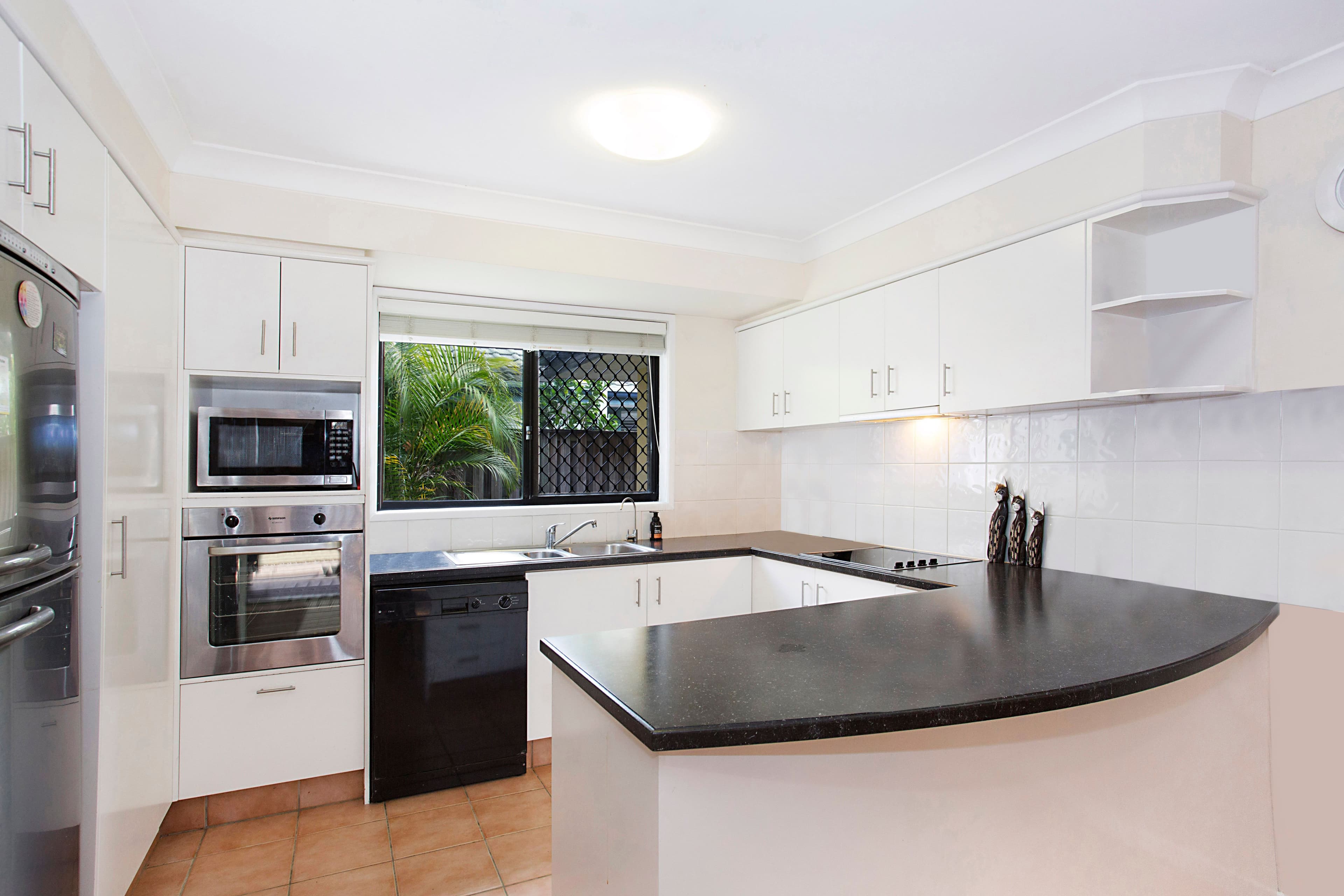 1 Seville Circuit, Burleigh Waters QLD 4220, Burleigh Waters - Thumbnail 5