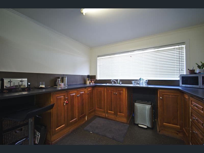 5 McArthur Avenue, St Albans VIC 3021, St Albans - Thumbnail 3