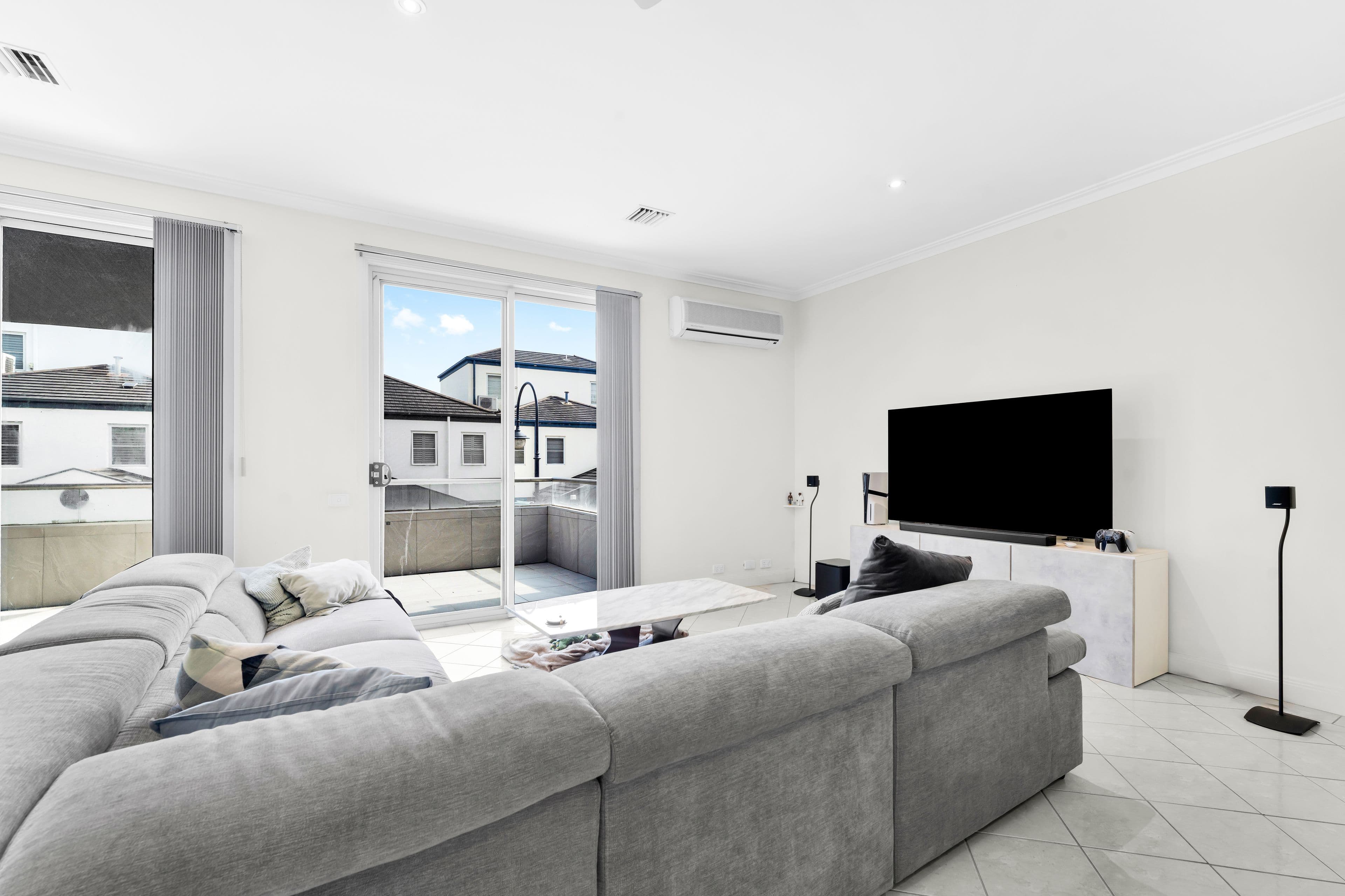 70 Scarborough Drive, Patterson Lakes VIC 3197, Patterson Lakes - Thumbnail 2