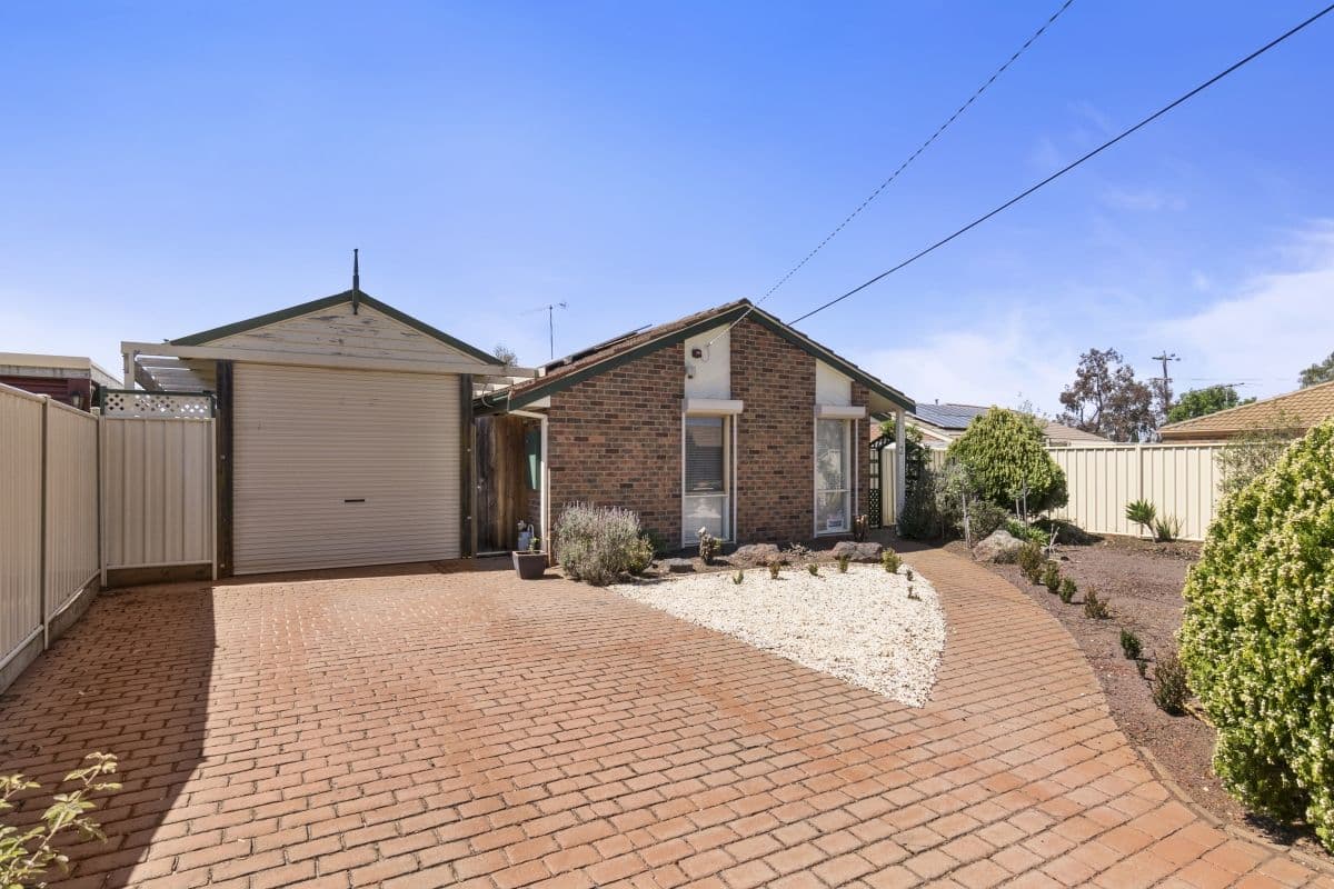 2 Dennison Avenue, Hoppers Crossing VIC 3029, Hoppers Crossing - Thumbnail 2