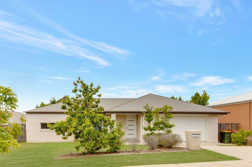 3 Isla Court, New Auckland QLD 4680, New Auckland - Thumbnail 2
