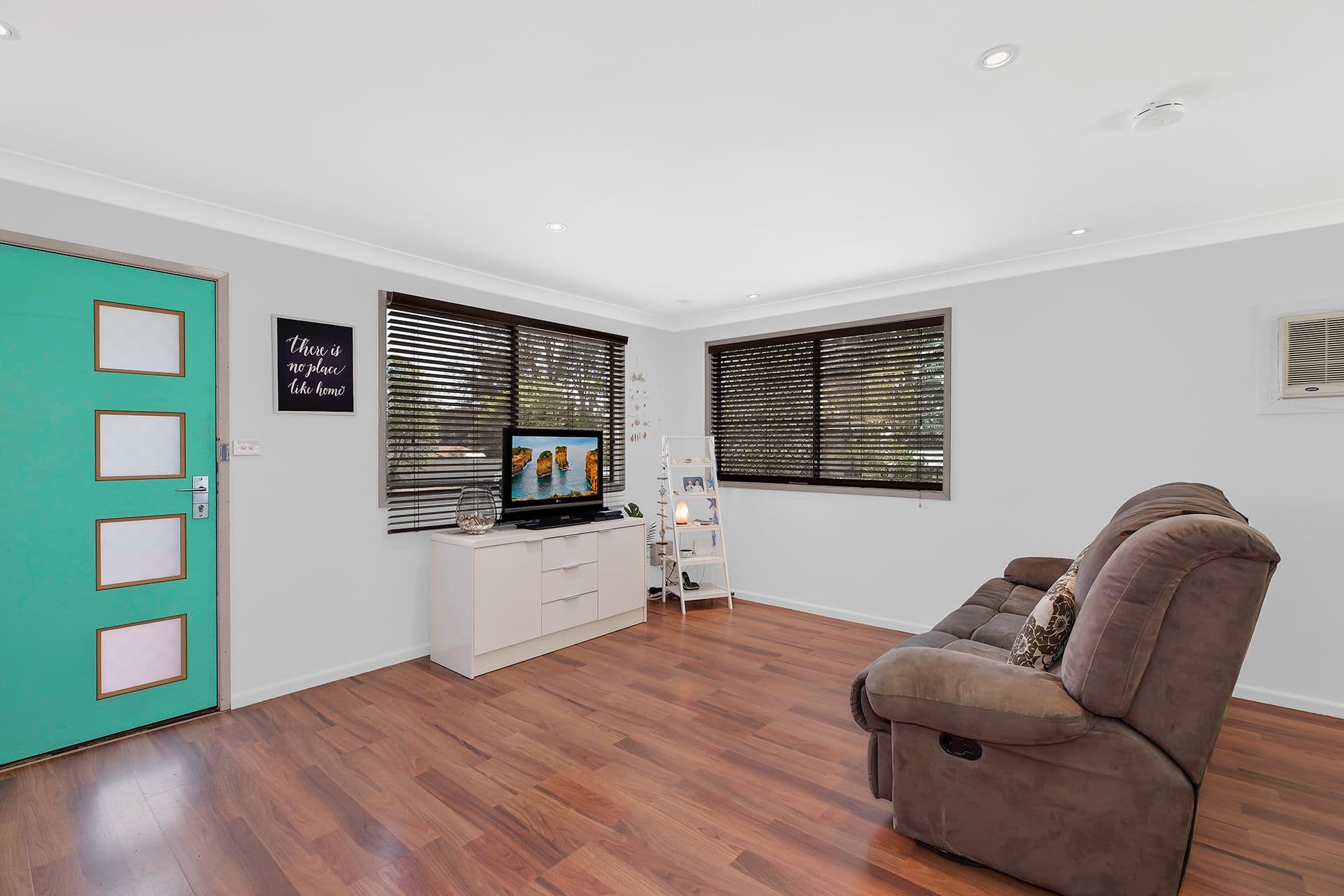 14 Scullin Place, Berkeley Vale - Thumbnail 6