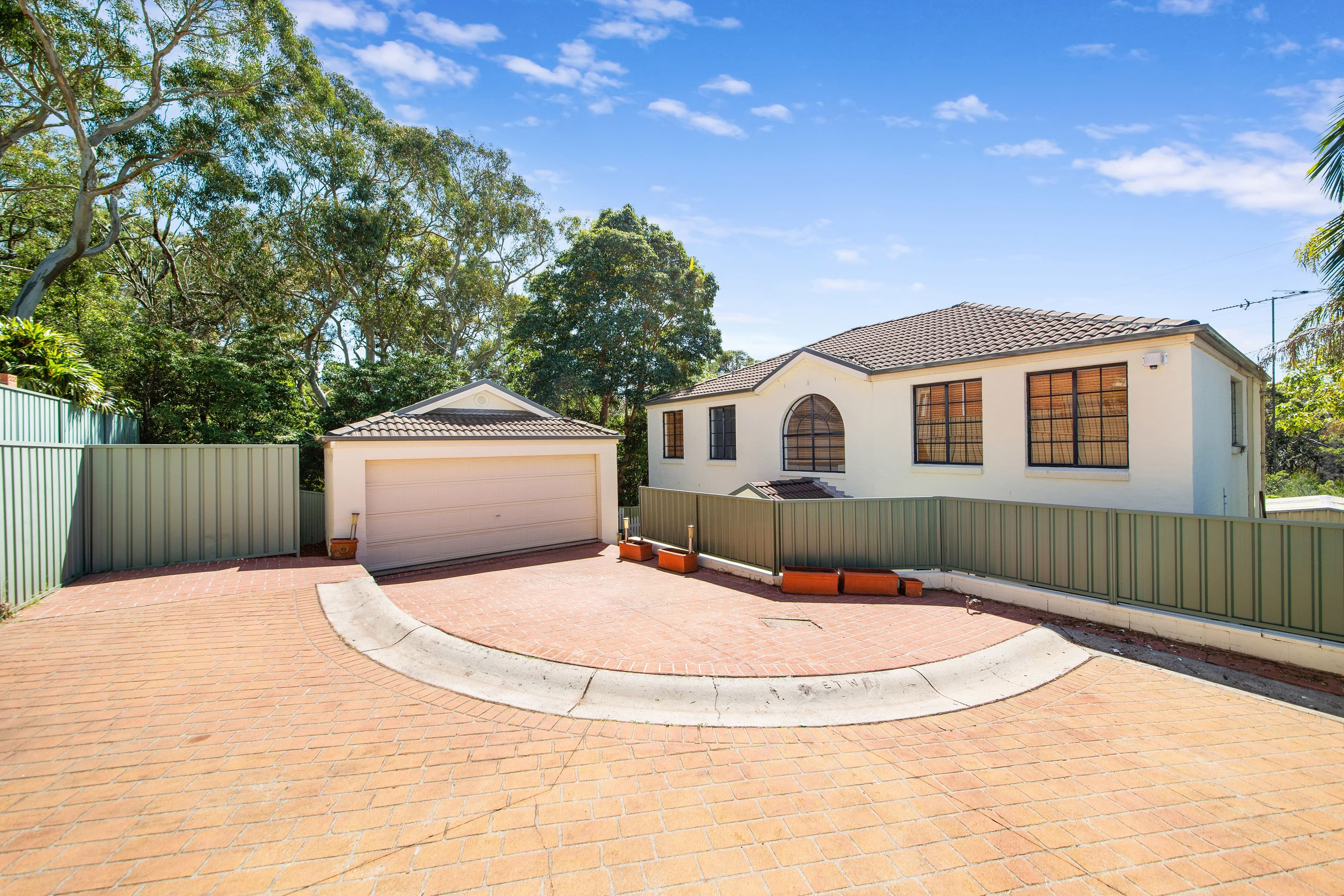 14 Landor Road, Barden Ridge - Thumbnail 2