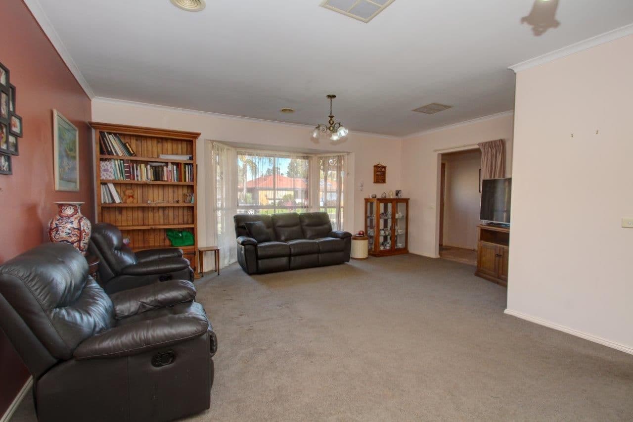 16 Sturt Street, Cobram VIC 3644, Cobram - Thumbnail 3