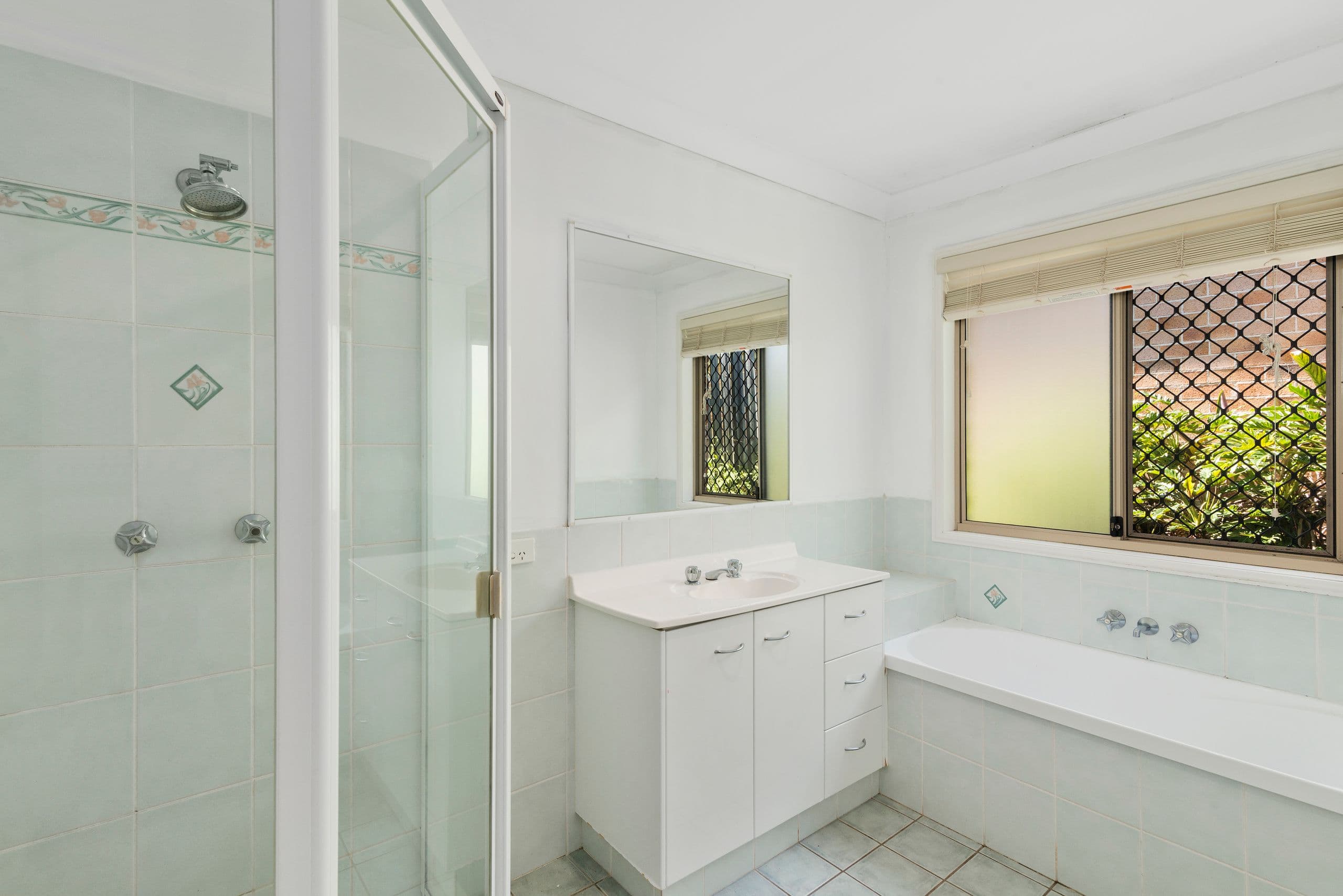 74 Silver Glade Drive, Elanora QLD 4221, Elanora - Thumbnail 4