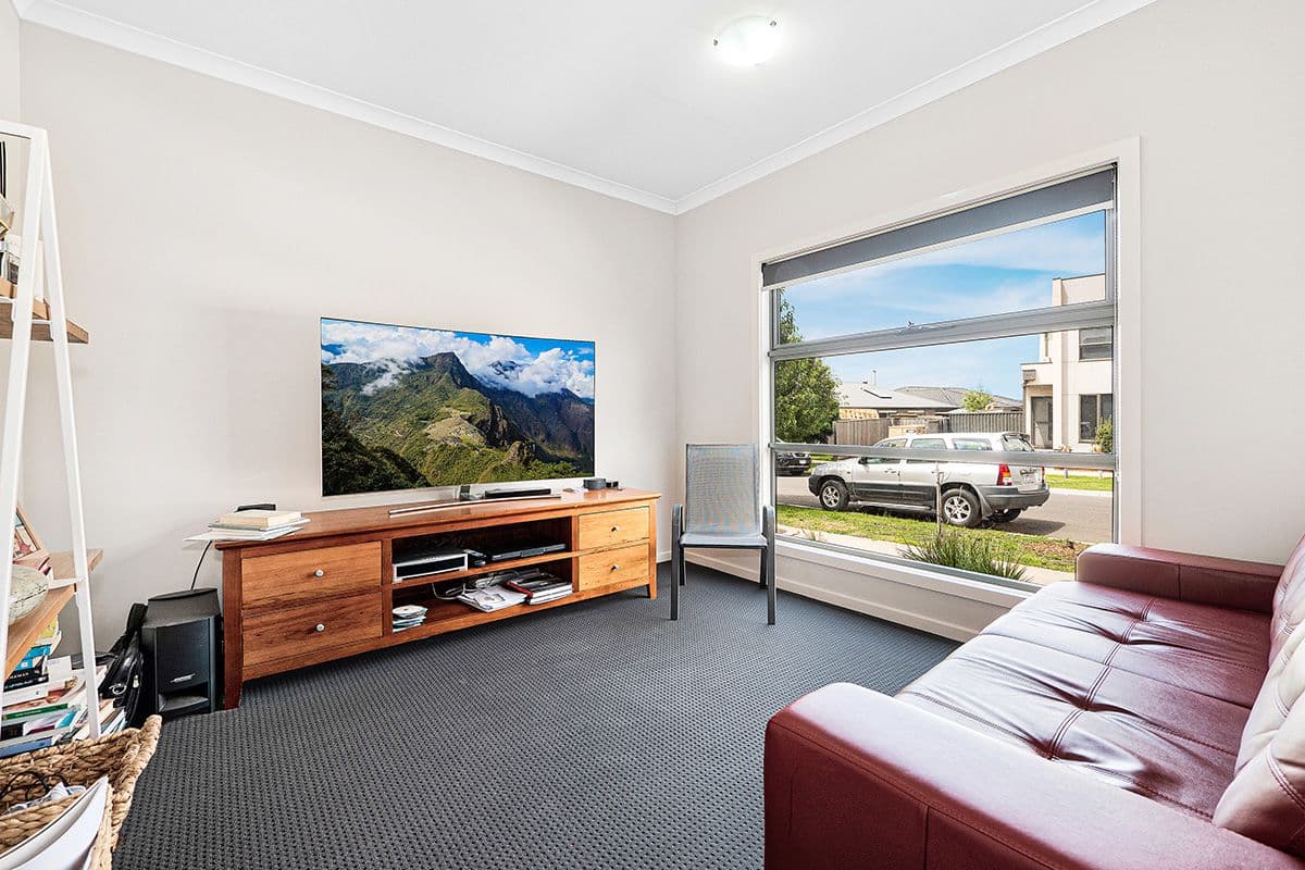 1B Burchill Avenue, Cranbourne East VIC 3977, Cranbourne East - Thumbnail 3