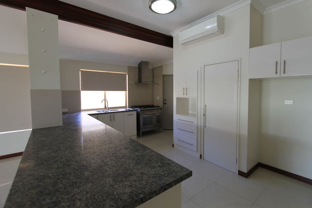 79 Star Bush Crescent, Ellenbrook WA 6069, Ellenbrook - Thumbnail 3