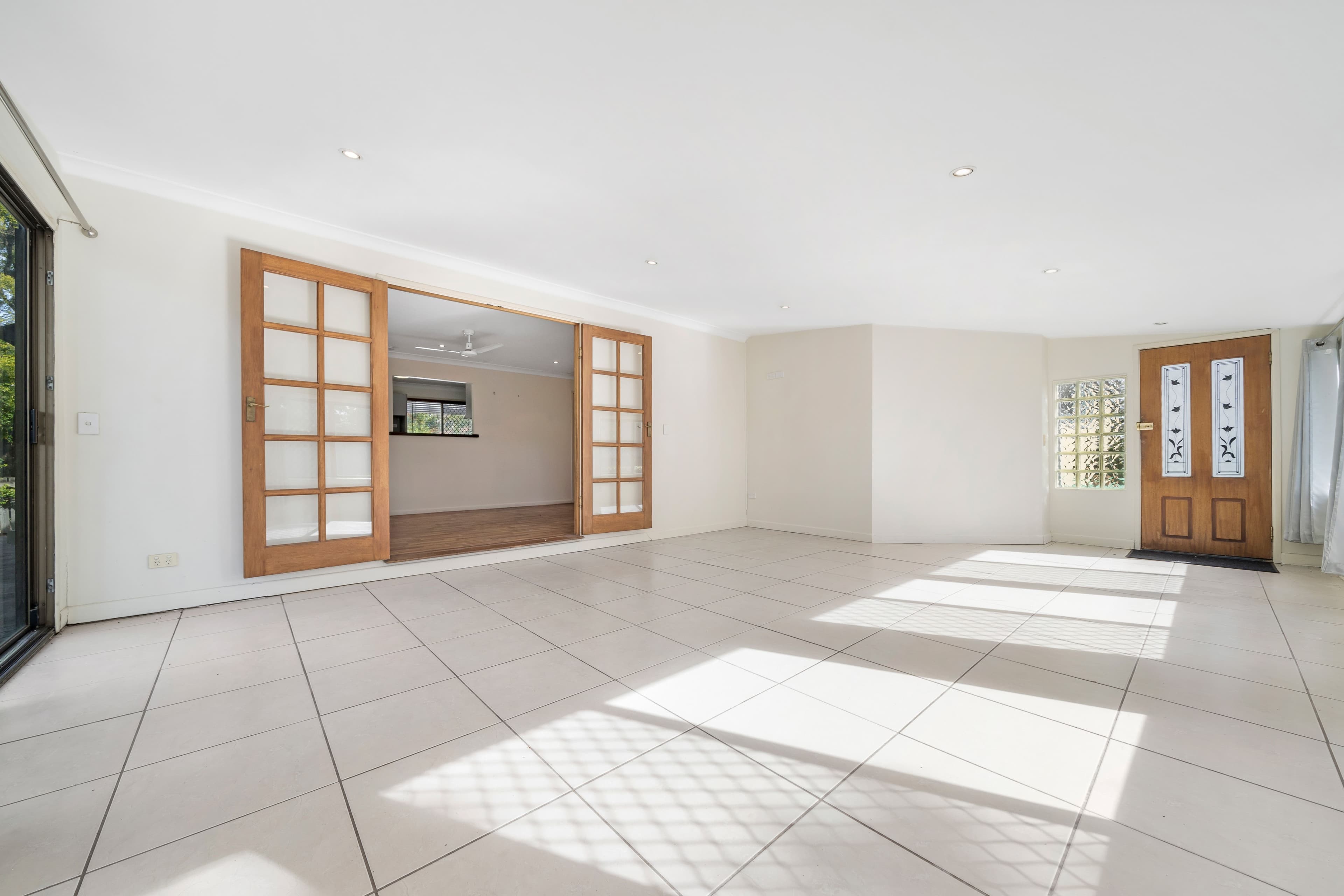 11 Hazel Place, Beenleigh QLD 4207, Beenleigh - Thumbnail 2