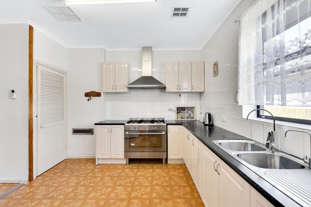 24 Fairfield Road, Elizabeth Grove SA 5112, Elizabeth Grove - Thumbnail 4