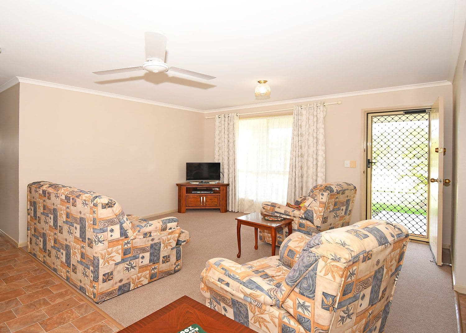 23 Tristania Crescent, Urangan QLD 4655, Urangan - Thumbnail 2