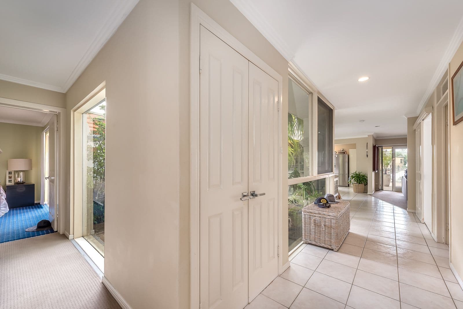 8 Annoula Avenue, Biggera Waters QLD 4216, Biggera Waters - Thumbnail 5