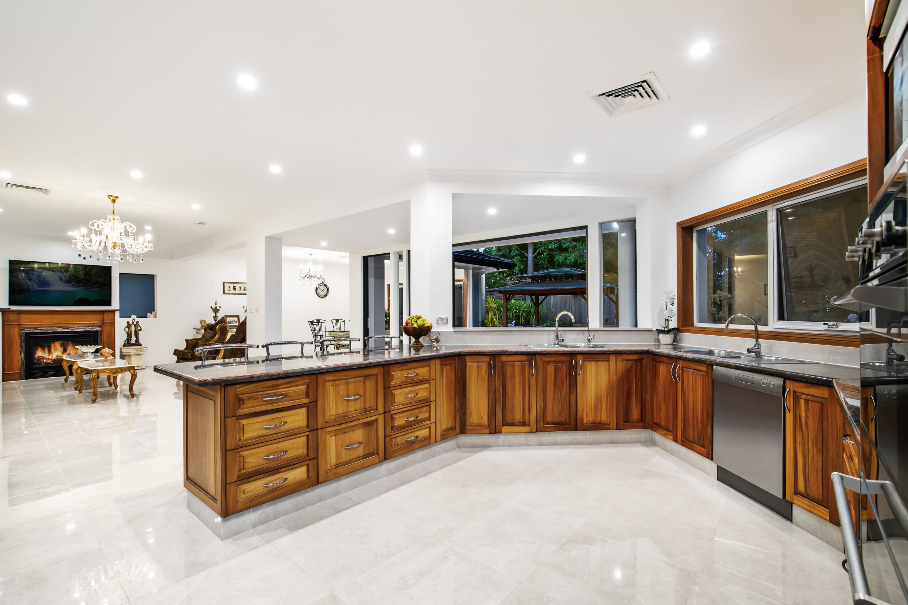 38 Carbeen Avenue
St Ives 2075, New South Wales, St Ives - Thumbnail 4
