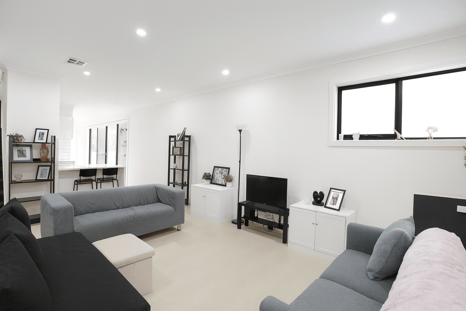 2/5 Miranda Road, Reservoir VIC 3073, Reservoir - Image 1