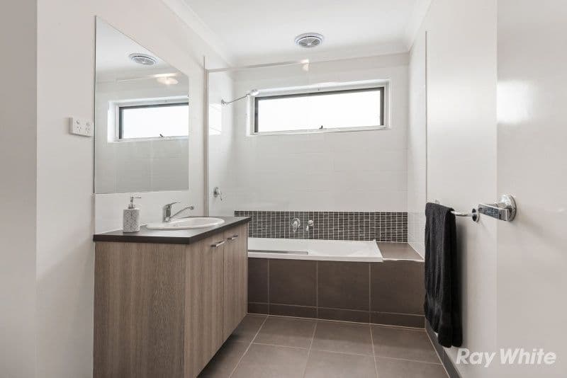 30 Blacker Way, Bannockburn VIC 3331, Bannockburn - Thumbnail 6