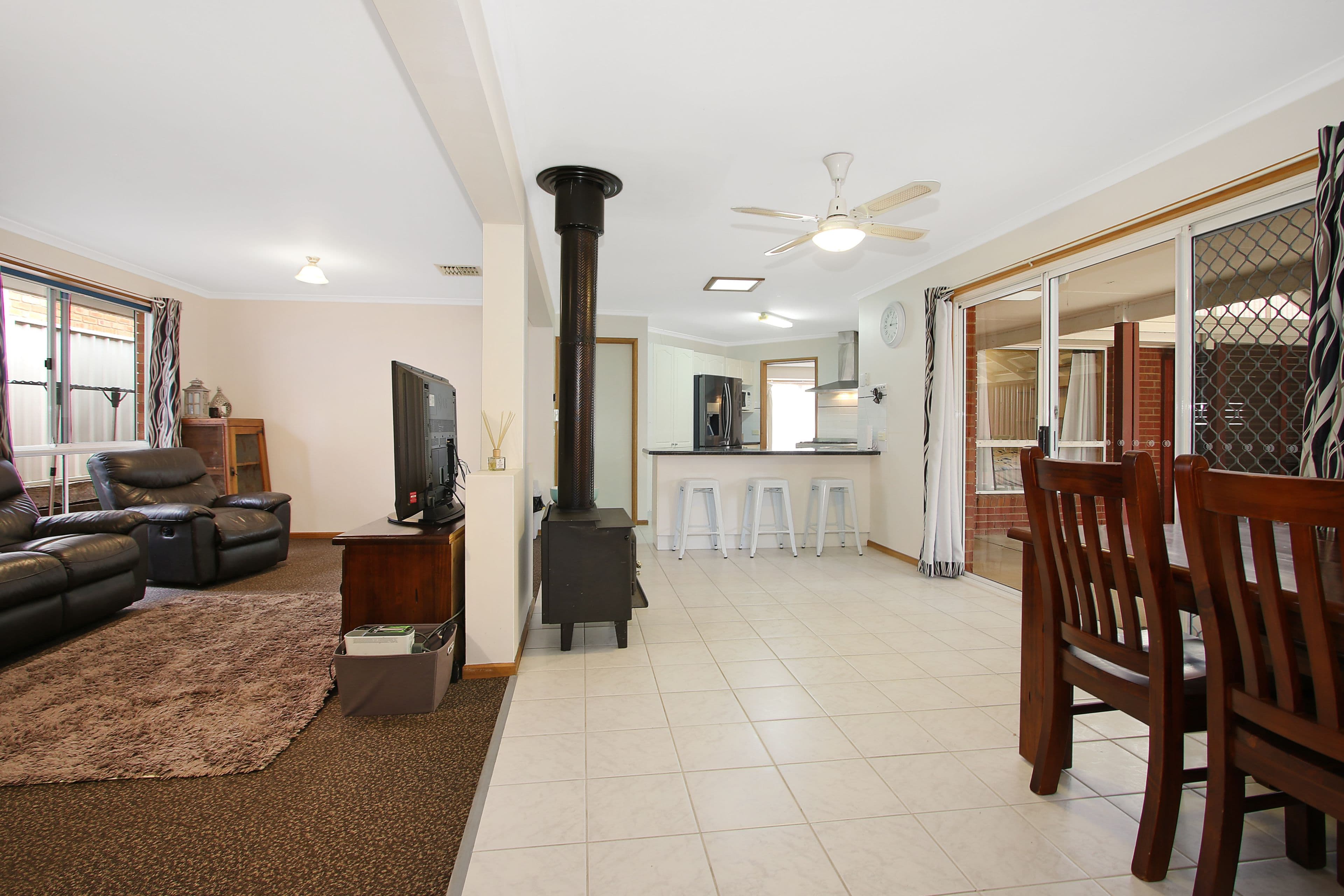 41 Peacock Avenue, West Wodonga VIC 3690, West Wodonga - Thumbnail 3
