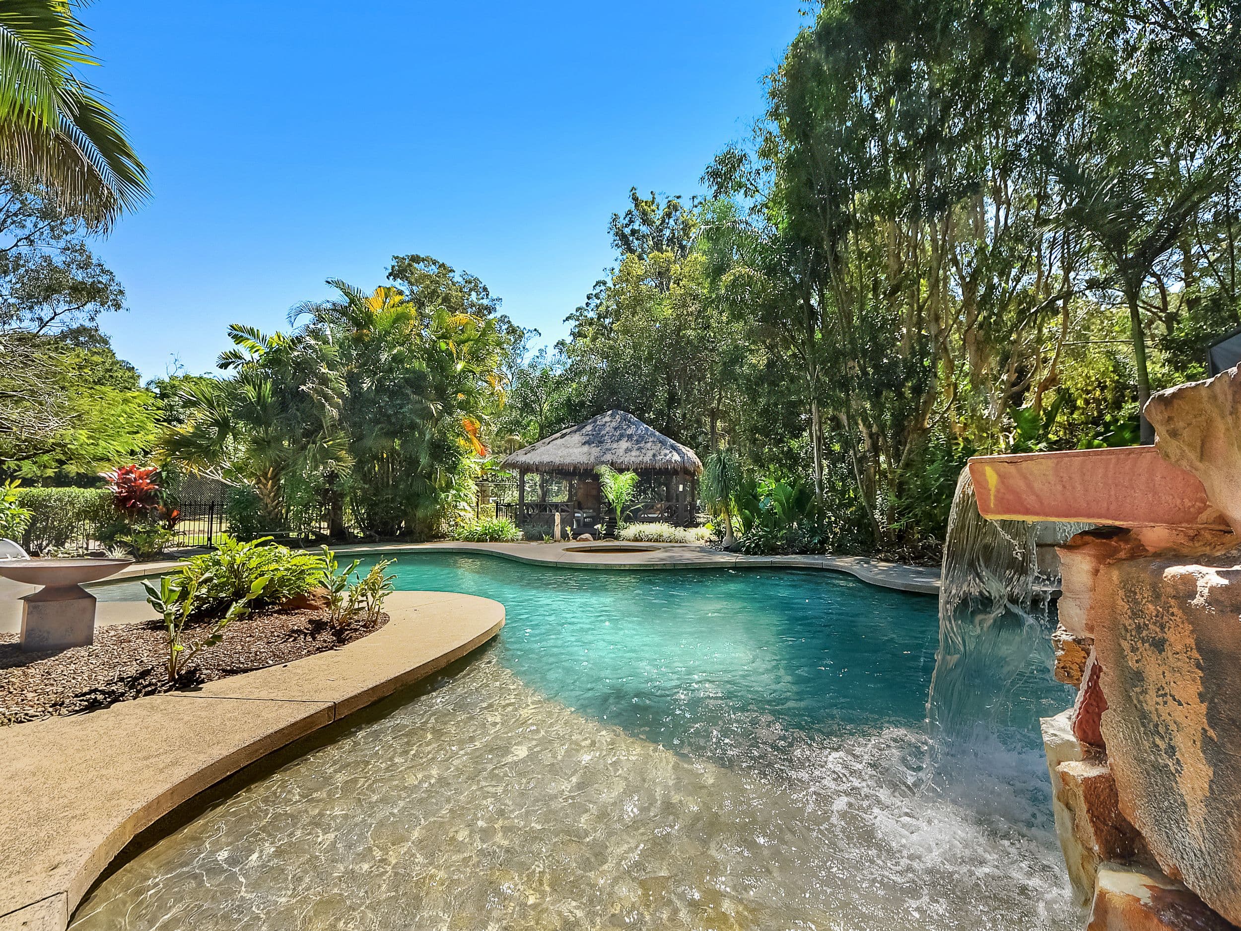 8 Ernest Court, Bunya QLD 4055, Bunya - Thumbnail 2