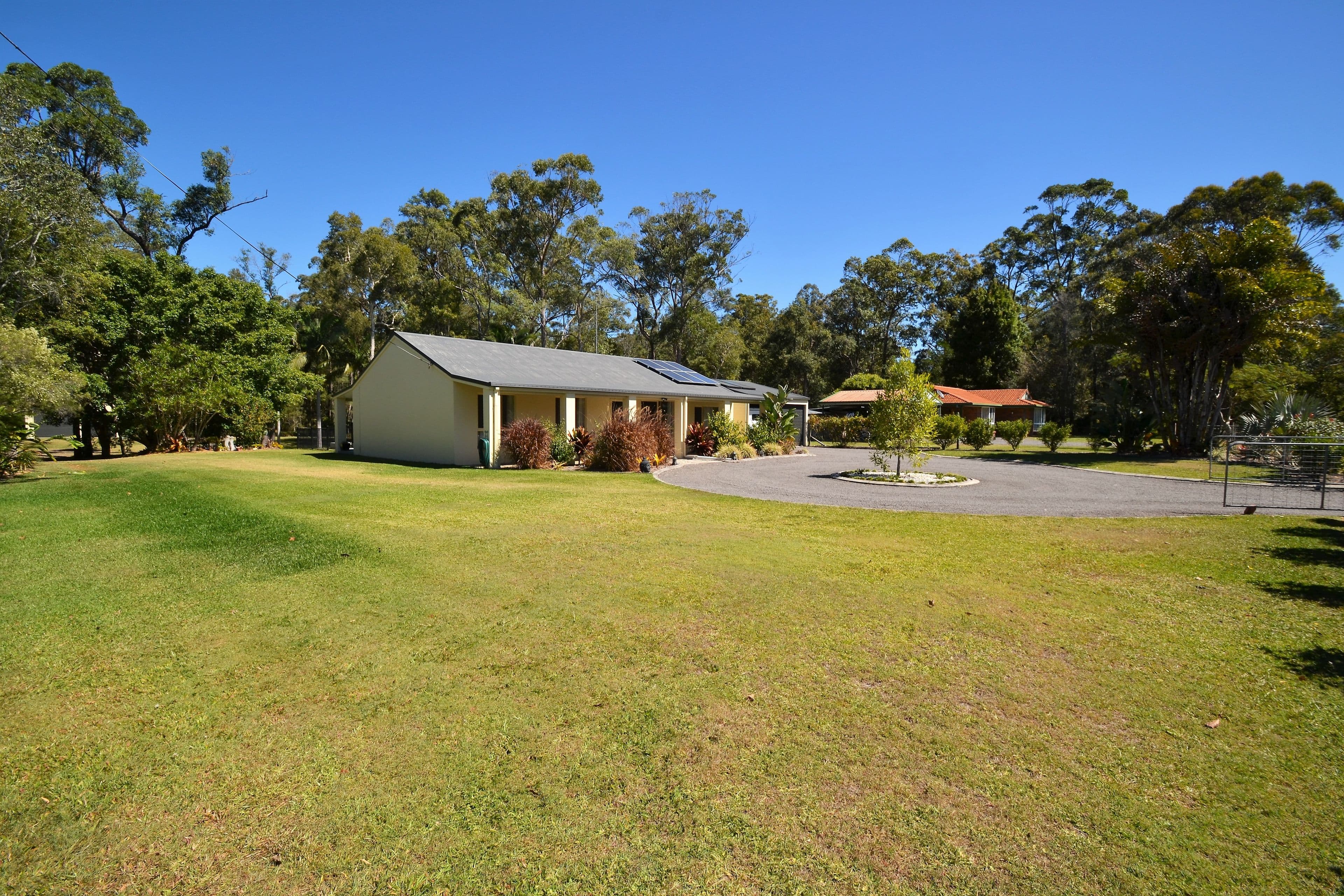 24 Graham Drive, Landsborough QLD 4550, Landsborough - Thumbnail 2