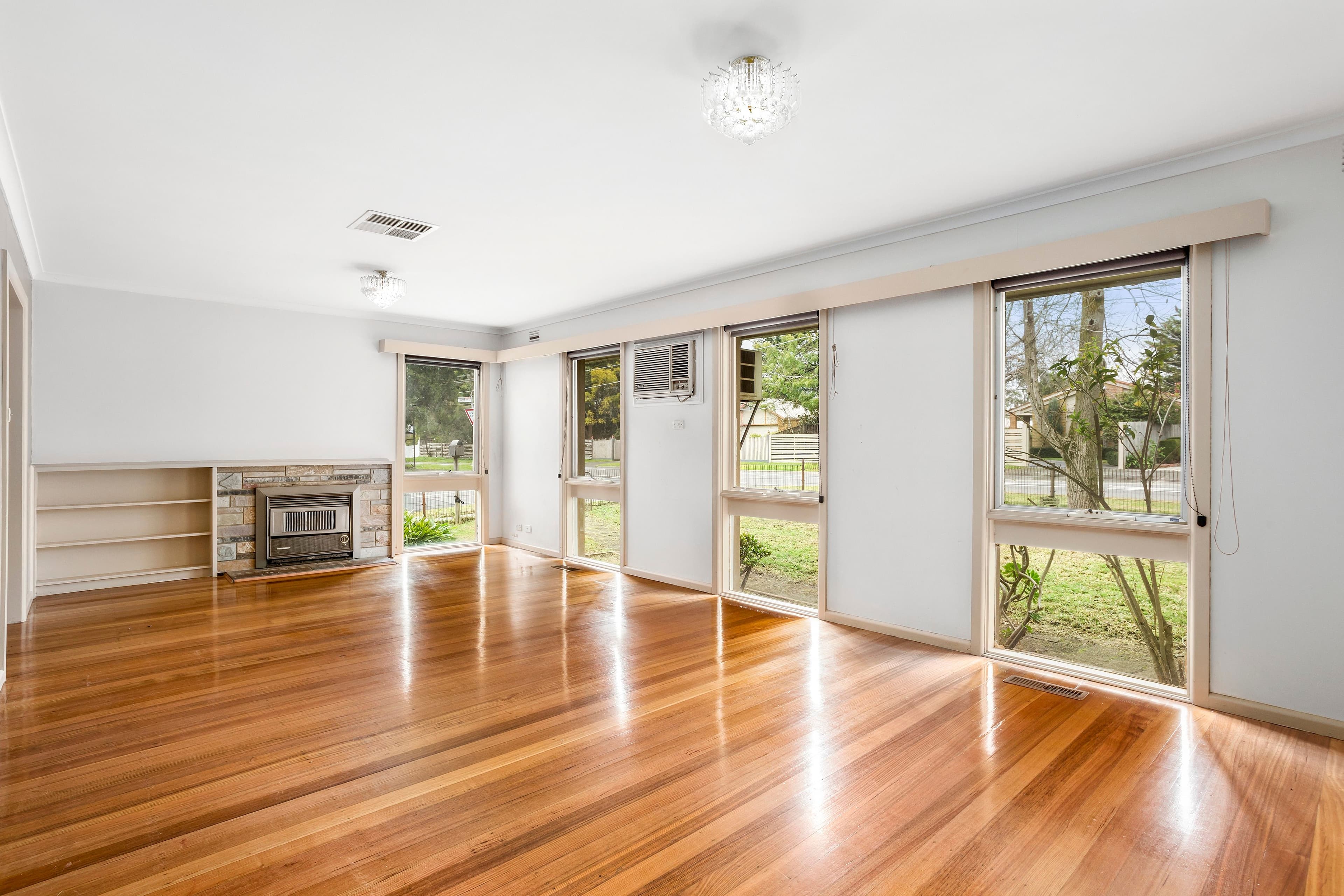 2 Lynwood Crescent, Lower Plenty VIC 3093, Lower Plenty - Thumbnail 2