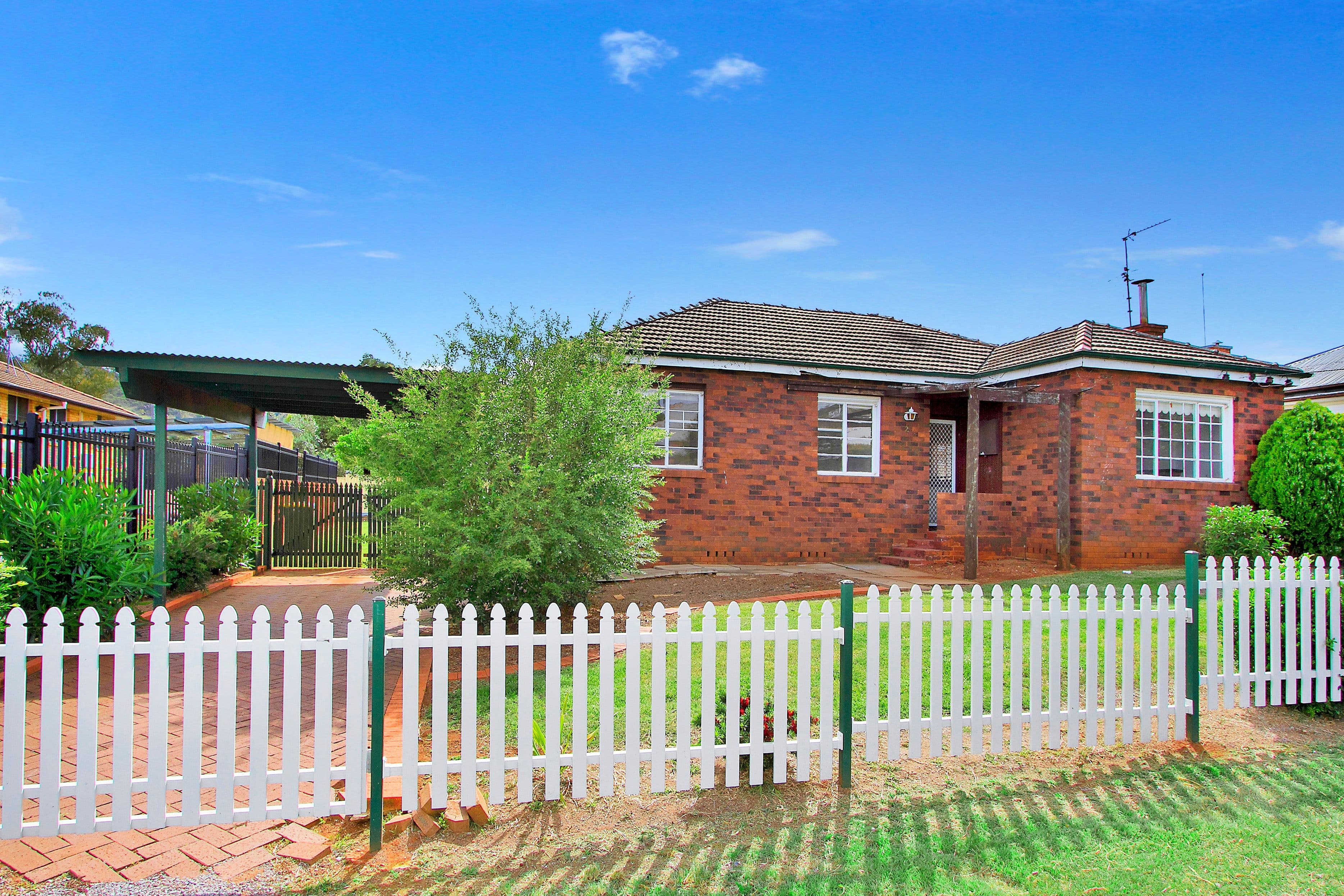 2 Rawson Avenue, North Tamworth - Image 1