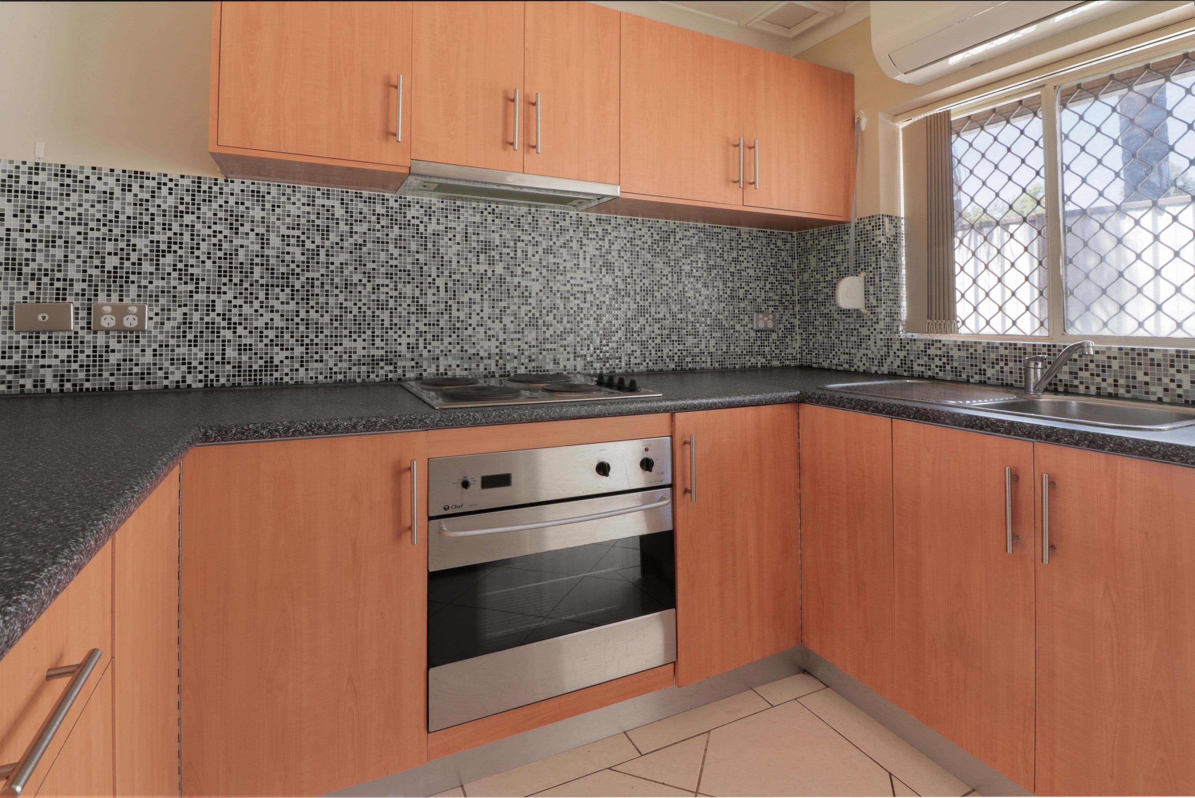 1/10 Connor Street, Glanville SA 5015, Glanville - Thumbnail 2