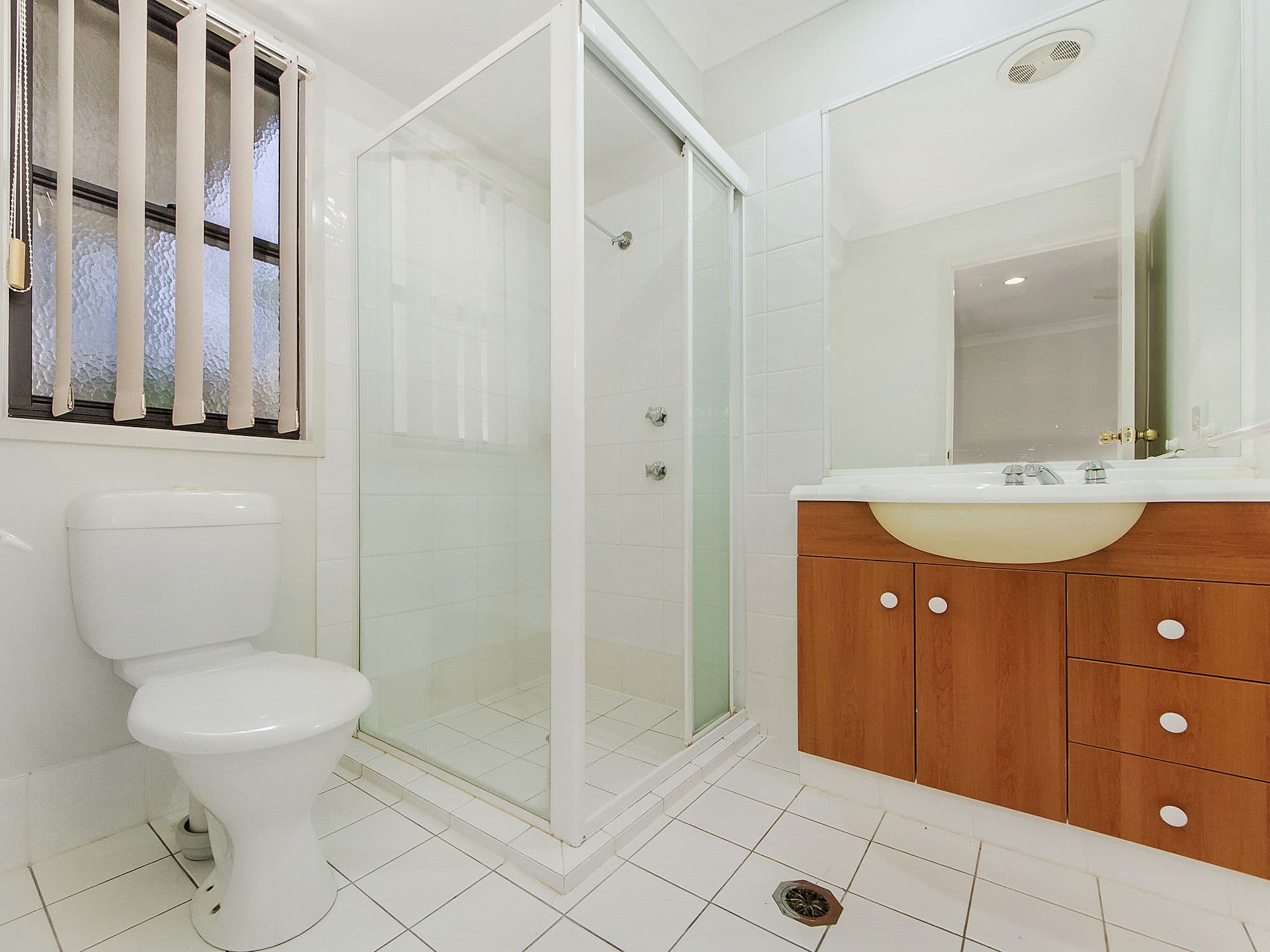 2 Gentian Drive, Arundel QLD 4214, Arundel - Thumbnail 8