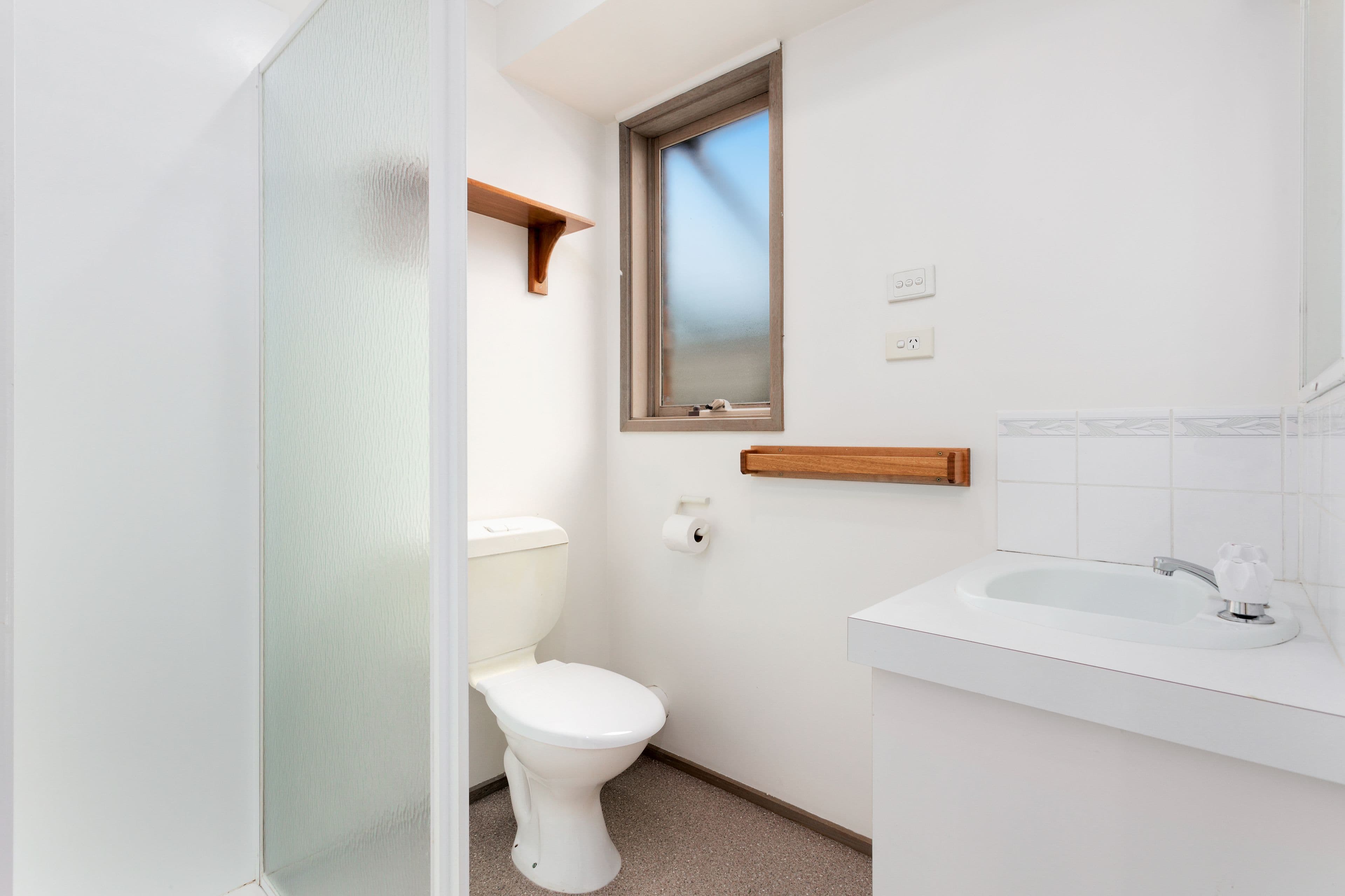 8 Martingale Place, Pakenham VIC 3810, Pakenham - Thumbnail 3