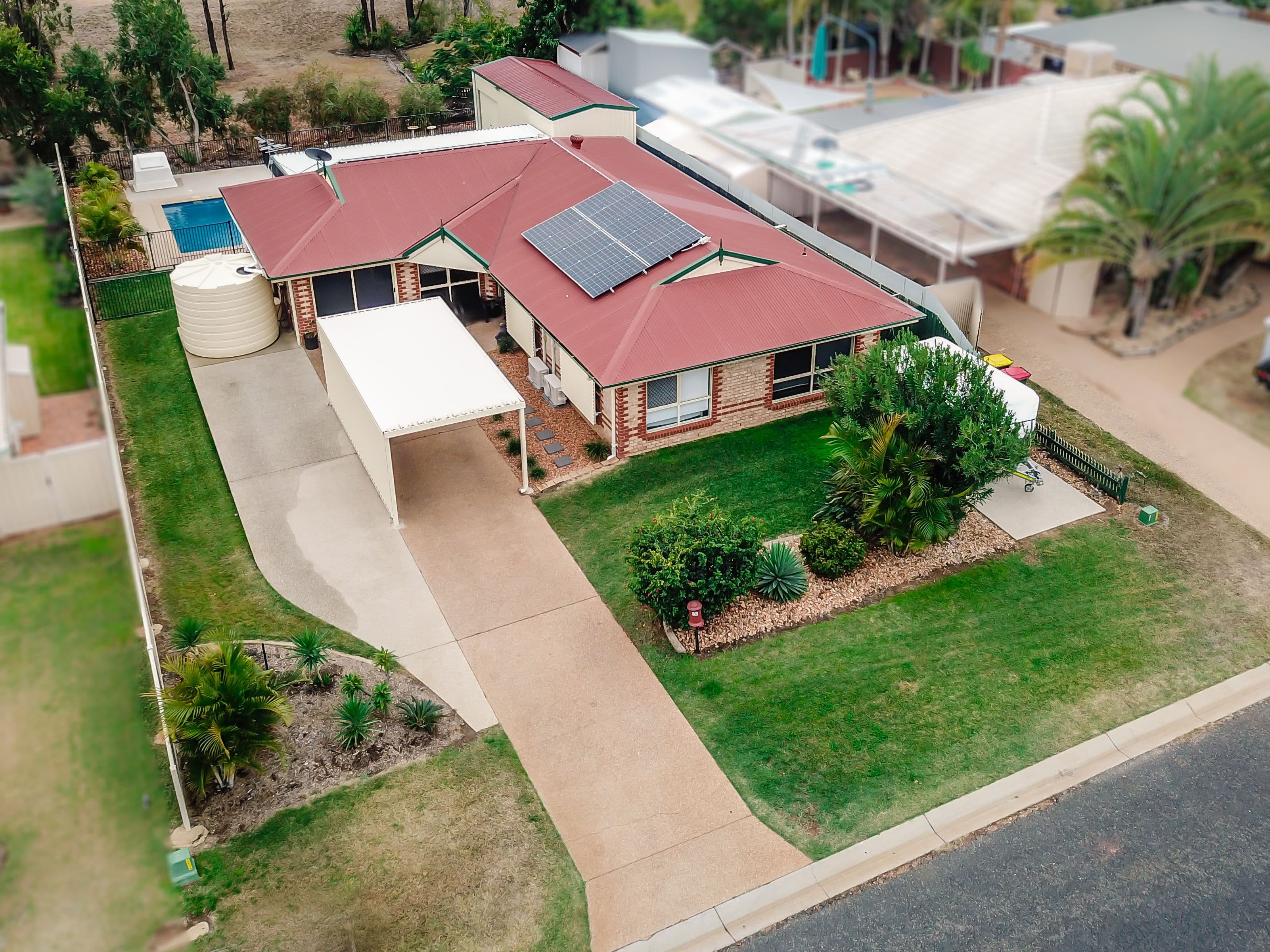 70 Crinum Crescent, Emerald QLD 4720, Emerald - Thumbnail 2