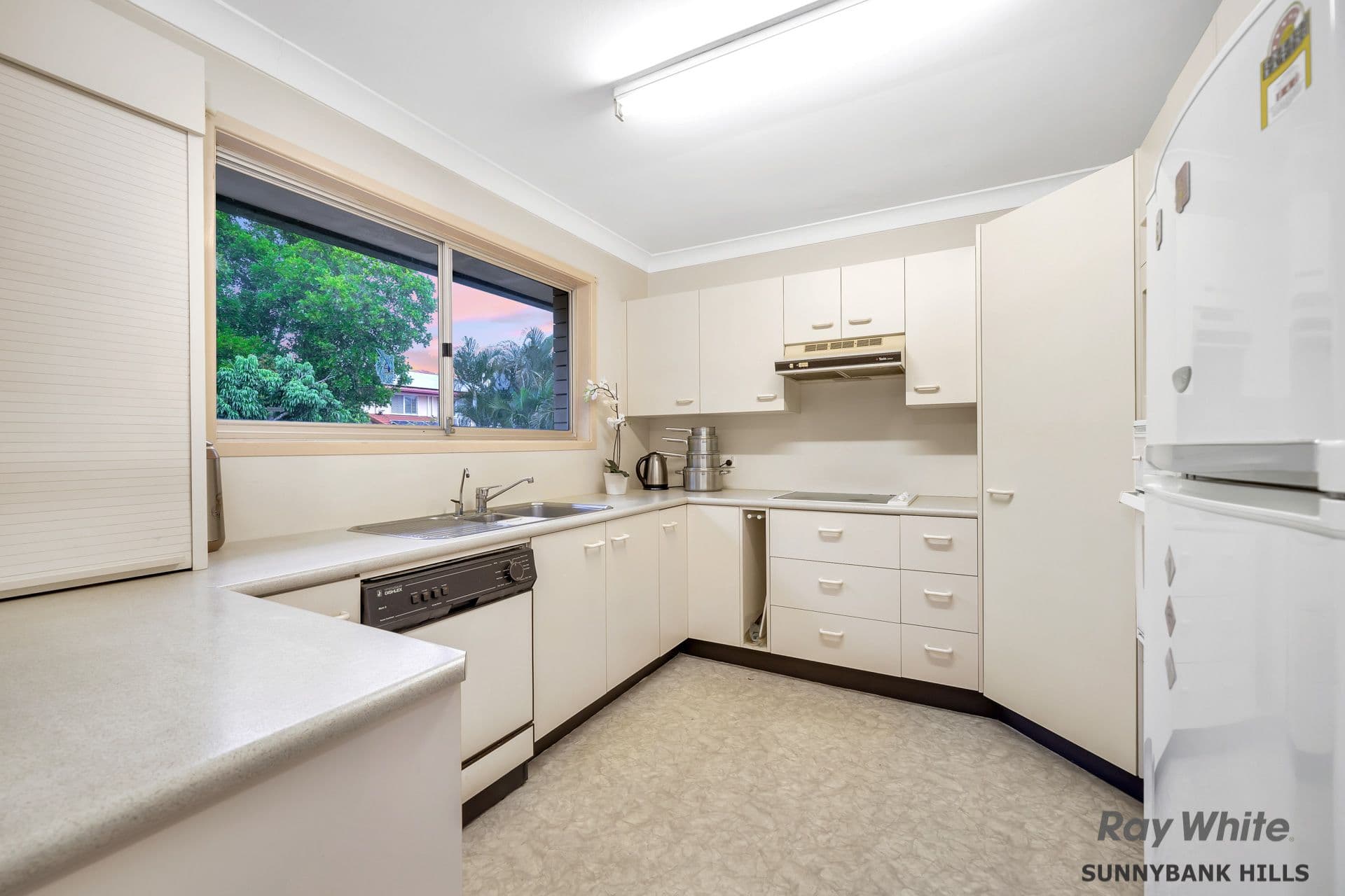 18 Bramwell Street, Eight Mile Plains QLD 4113, Eight Mile Plains - Thumbnail 4