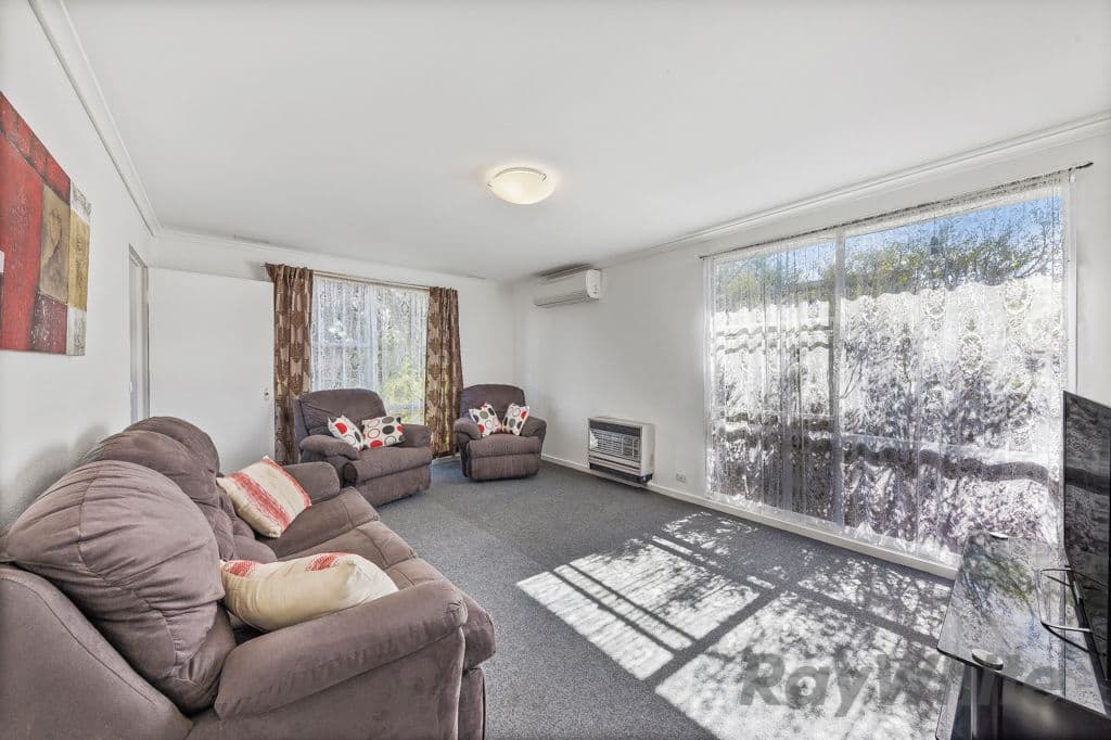 24 Valentine Crescent, Sunshine West VIC 3020, Sunshine West - Thumbnail 4