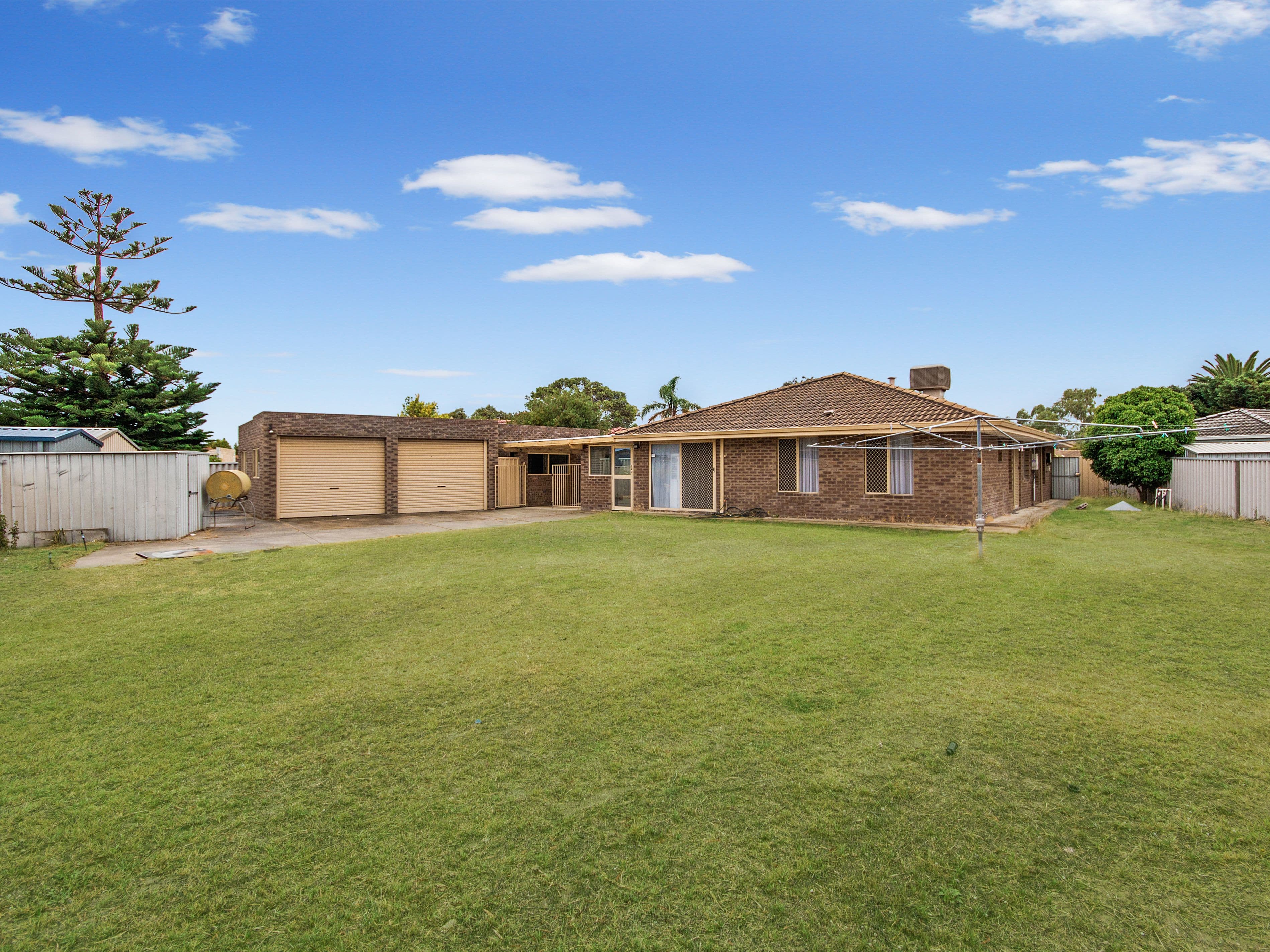19 Hazlett Place, Waikiki WA 6169, Waikiki - Thumbnail 2