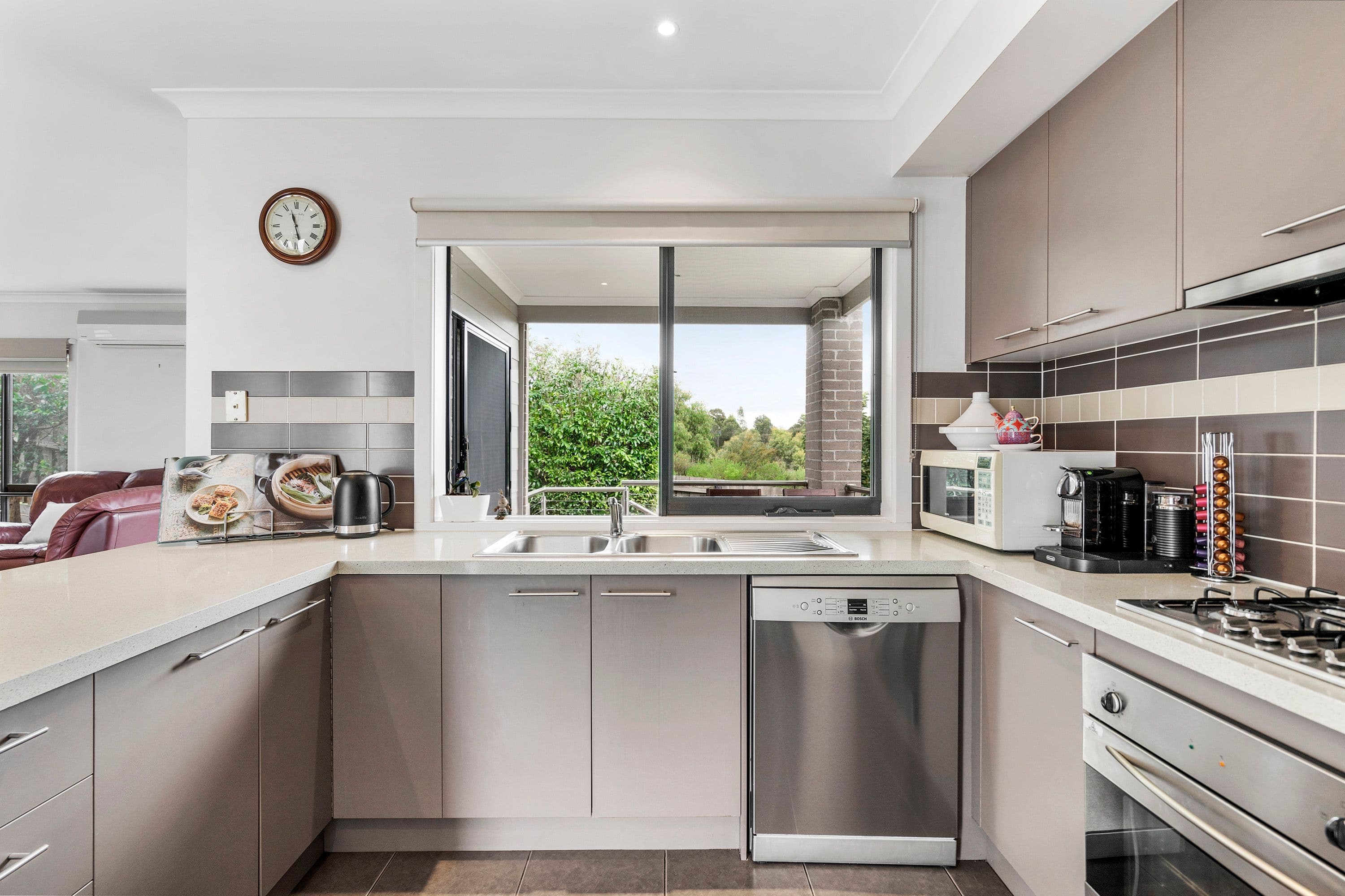 22 Katoomba Drive, Mulgrave VIC 3170, Mulgrave - Thumbnail 3
