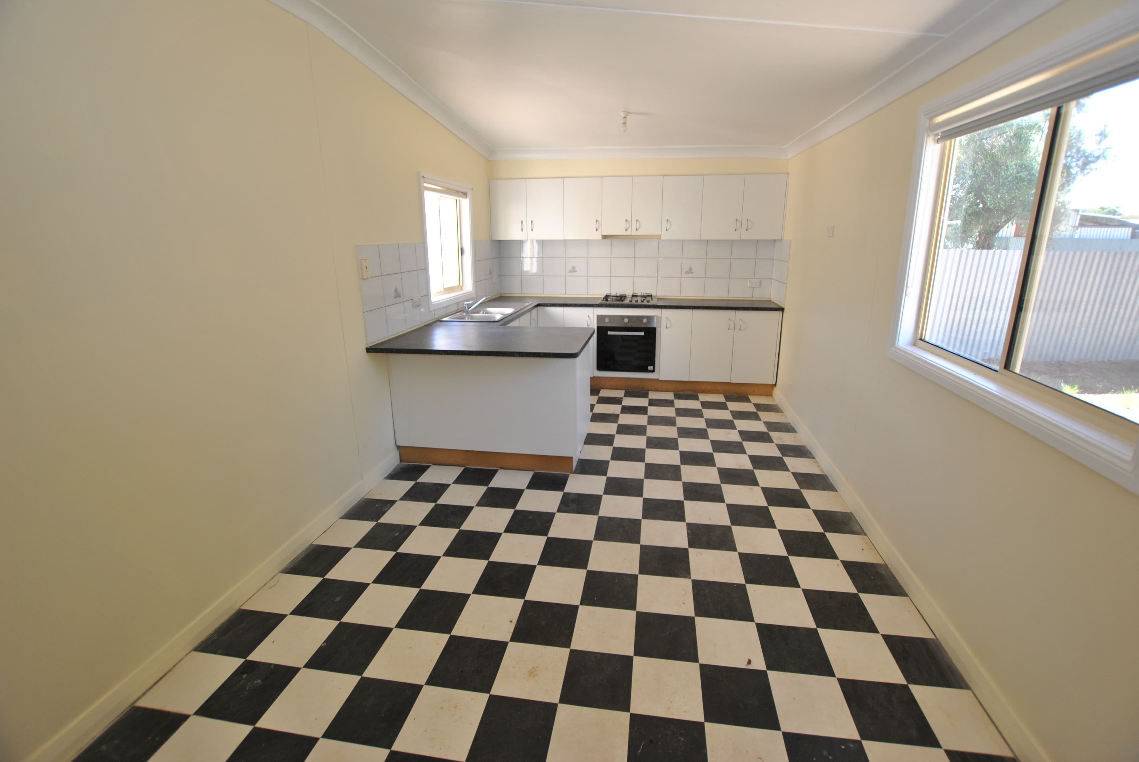 8 Wattle Street, Hanwood - Thumbnail 7