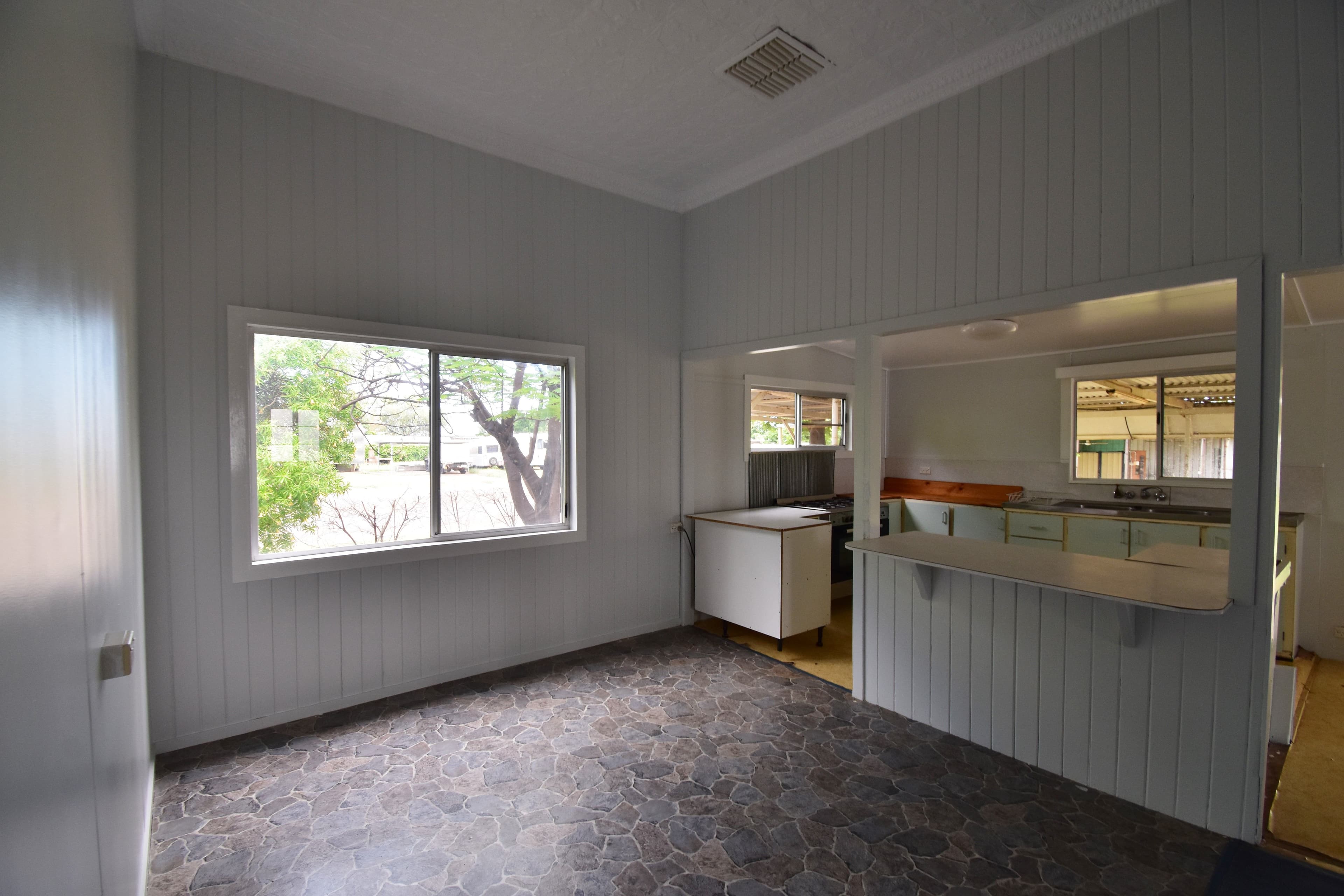 159 Emu Street, Longreach QLD 4730, Longreach - Thumbnail 4